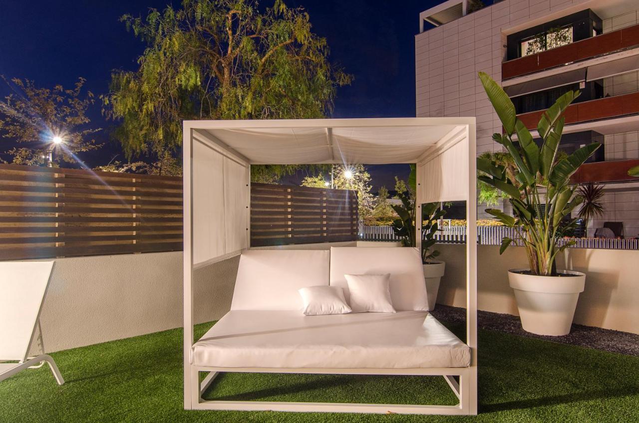 Spaces Garden Paradise 3 Bedroom, 3 Bathroom, Huge Private Garden-terrace, Pool- Sleeps Up To 8 Apartment *