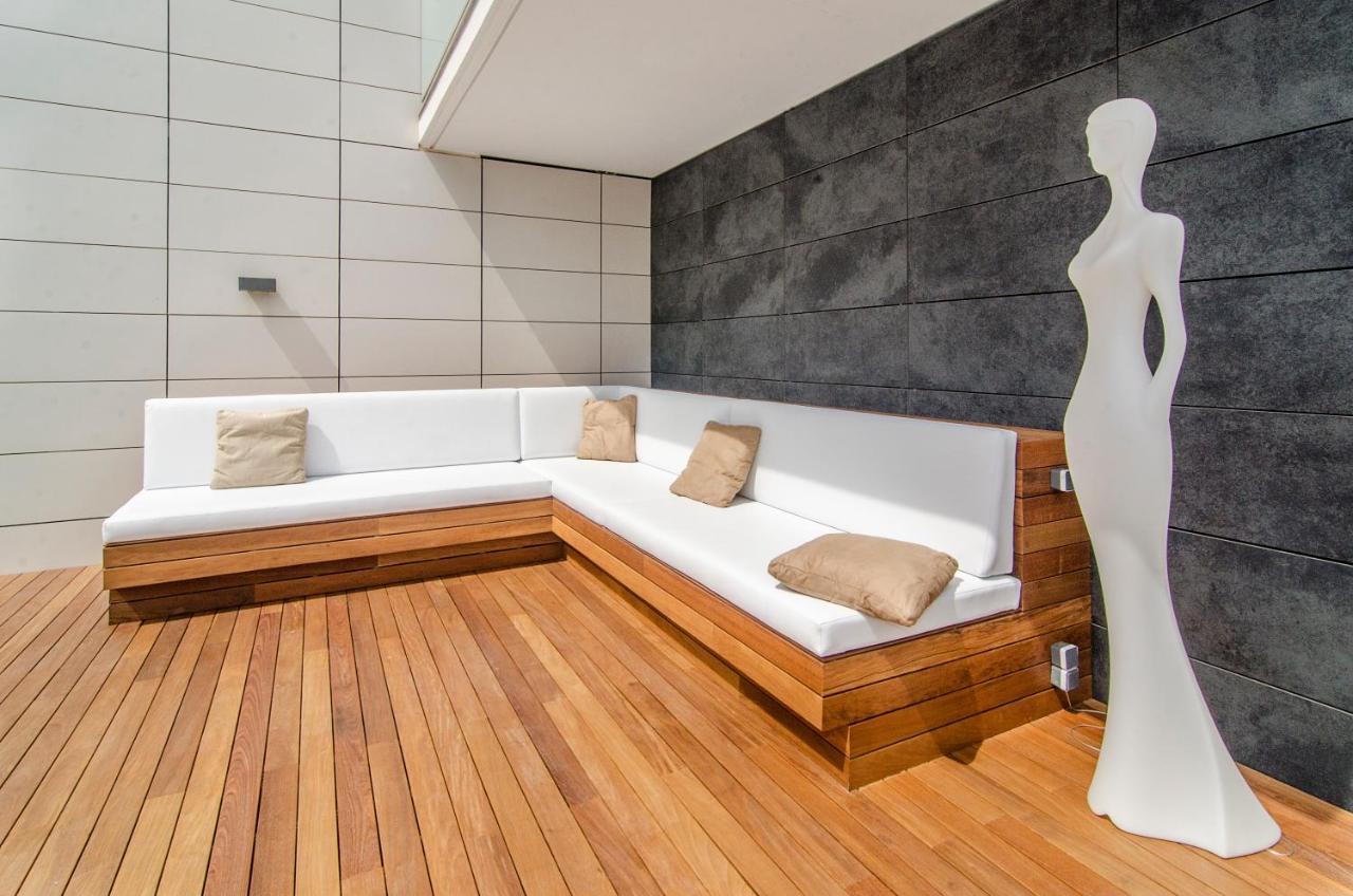 Spaces Garden Paradise 3 Bedroom, 3 Bathroom, Huge Private Garden-terrace, Pool- Sleeps Up To 8 Apartment Sitges
