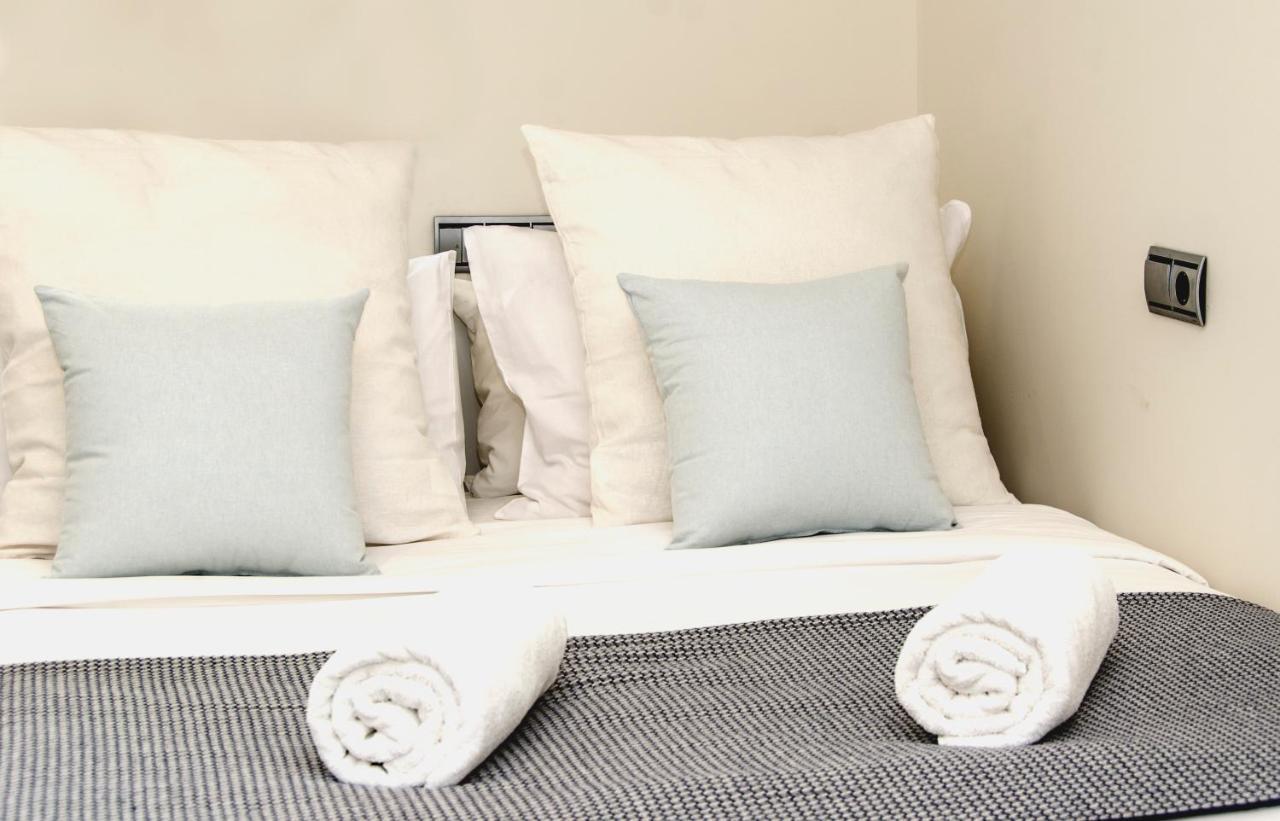 Spaces Garden Paradise 3 Bedroom, 3 Bathroom, Huge Private Garden-terrace, Pool- Sleeps Up To 8