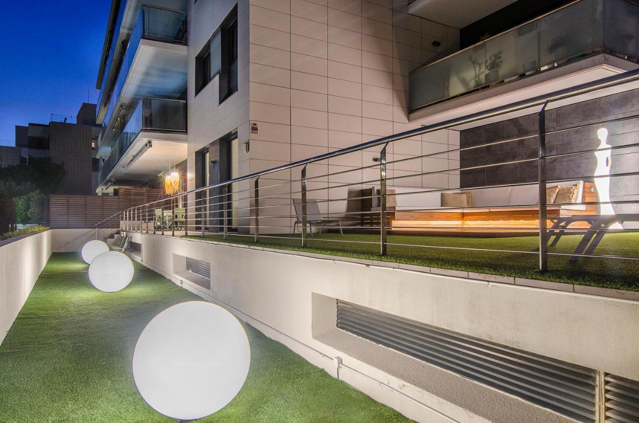 Appartement Spaces Garden Paradise 3 Bedroom, 3 Bathroom, Huge Private Garden-terrace, Pool- Sleeps Up To 8 *