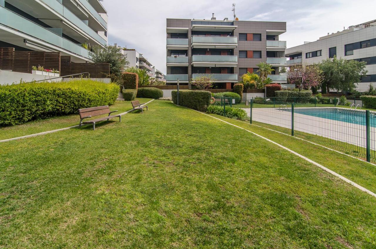Spaces Garden Paradise 3 Bedroom, 3 Bathroom, Huge Private Garden-terrace, Pool- Sleeps Up To 8 Apartment Sitges