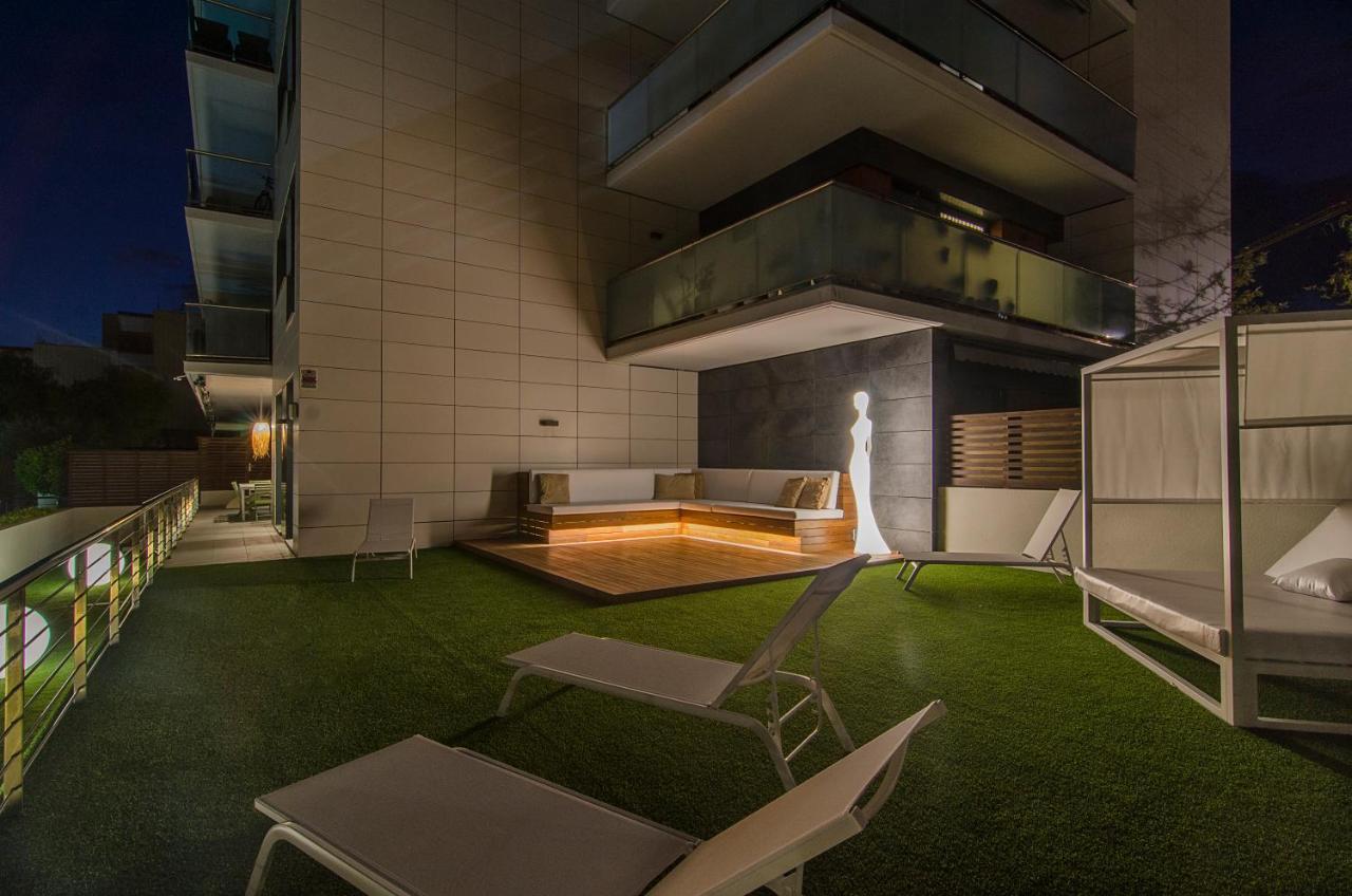 Spaces Garden Paradise 3 Bedroom, 3 Bathroom, Huge Private Garden-terrace, Pool- Sleeps Up To 8