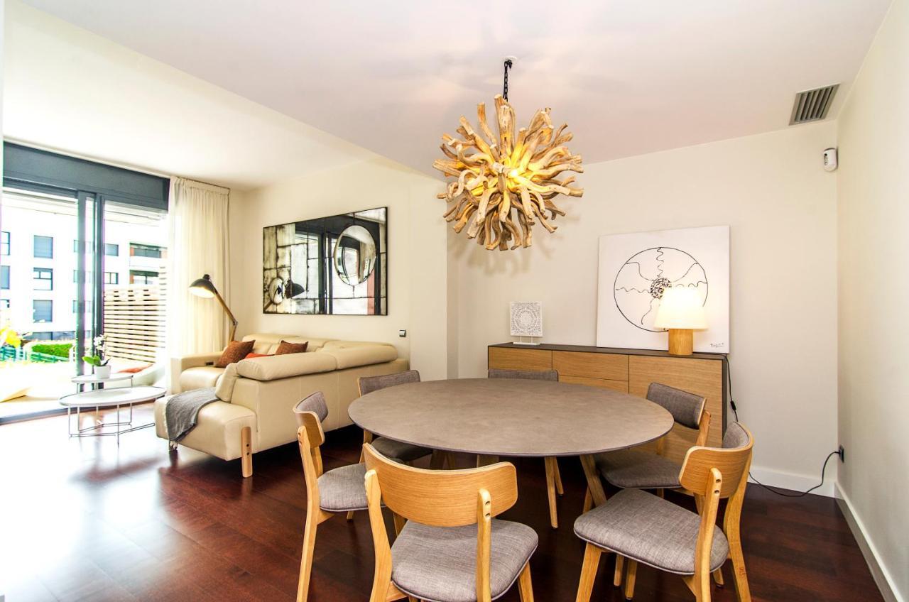 Apartment Spaces Garden Paradise 3 Bedroom, 3 Bathroom, Huge Private Garden-terrace, Pool- Sleeps Up To 8 *