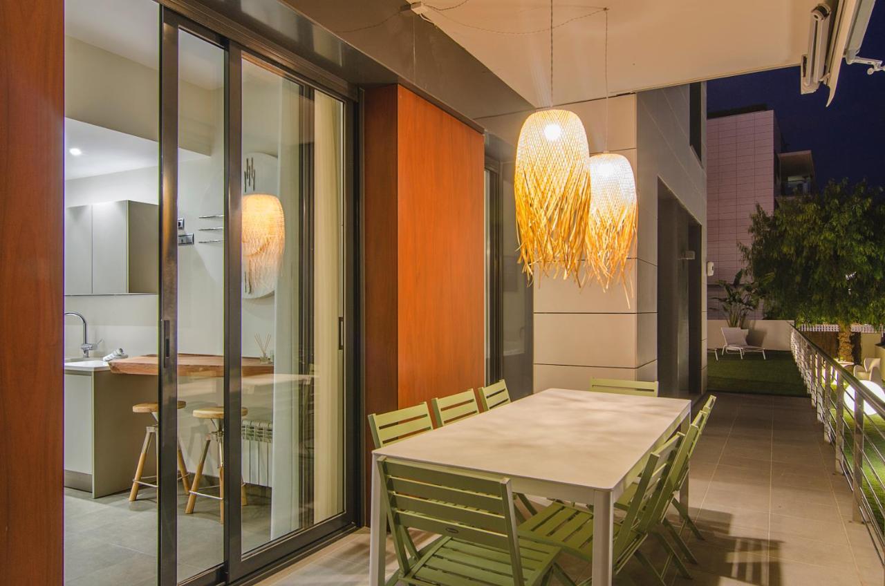 Appartement Spaces Garden Paradise 3 Bedroom, 3 Bathroom, Huge Private Garden-terrace, Pool- Sleeps Up To 8 Sitges