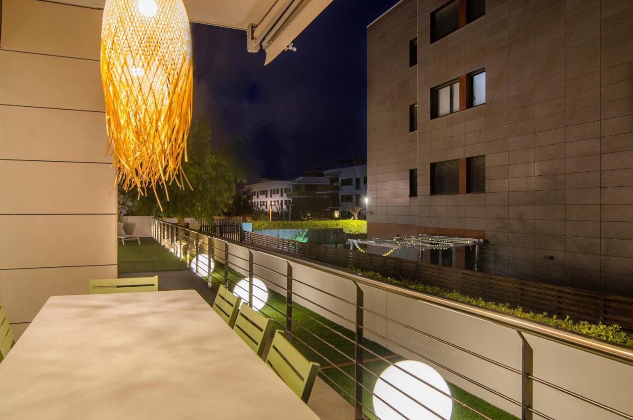 Spaces Garden Paradise 3 Bedroom, 3 Bathroom, Huge Private Garden-terrace, Pool- Sleeps Up To 8 Apartment *