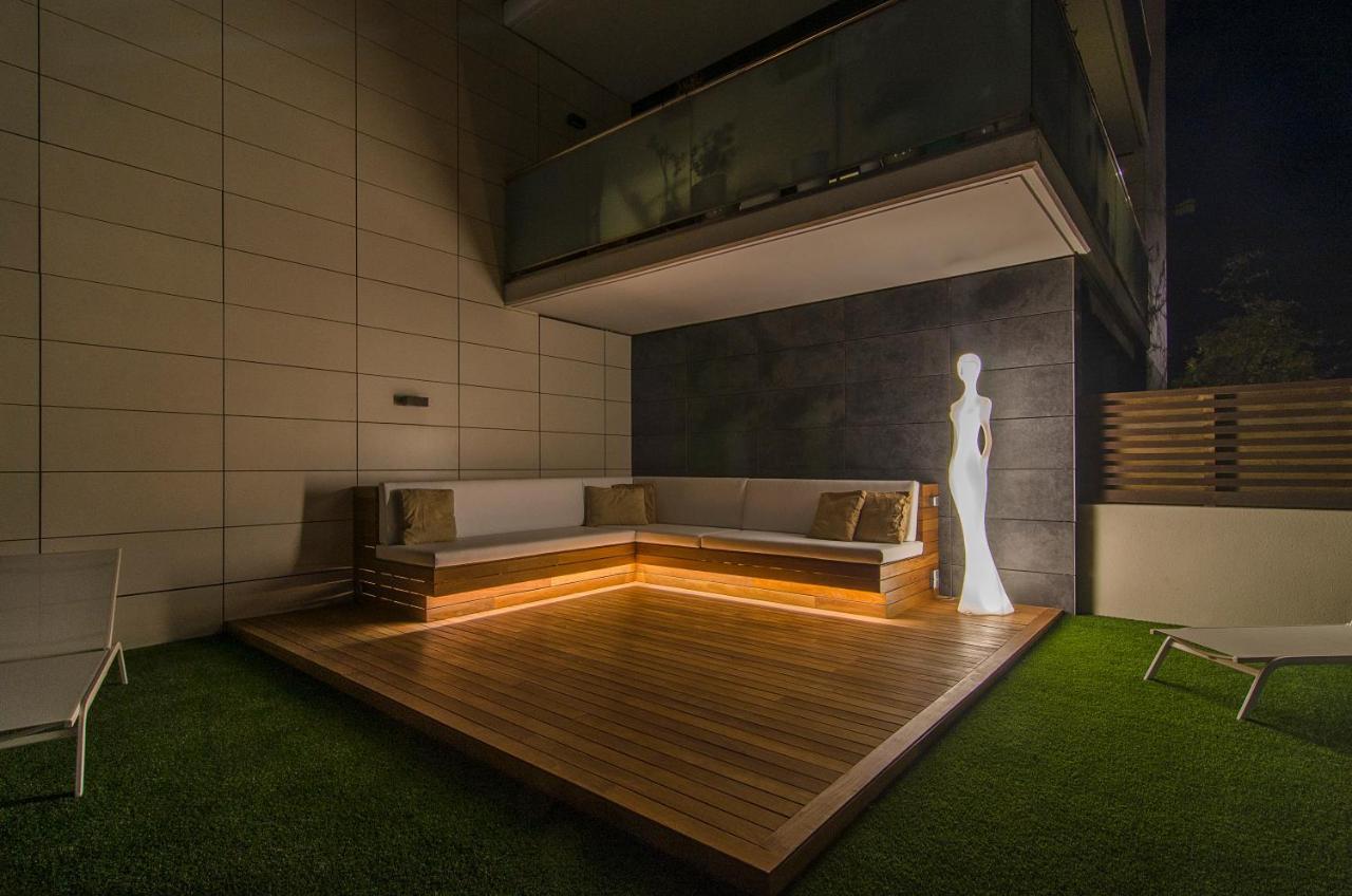 Spaces Garden Paradise 3 Bedroom, 3 Bathroom, Huge Private Garden-terrace, Pool- Sleeps Up To 8