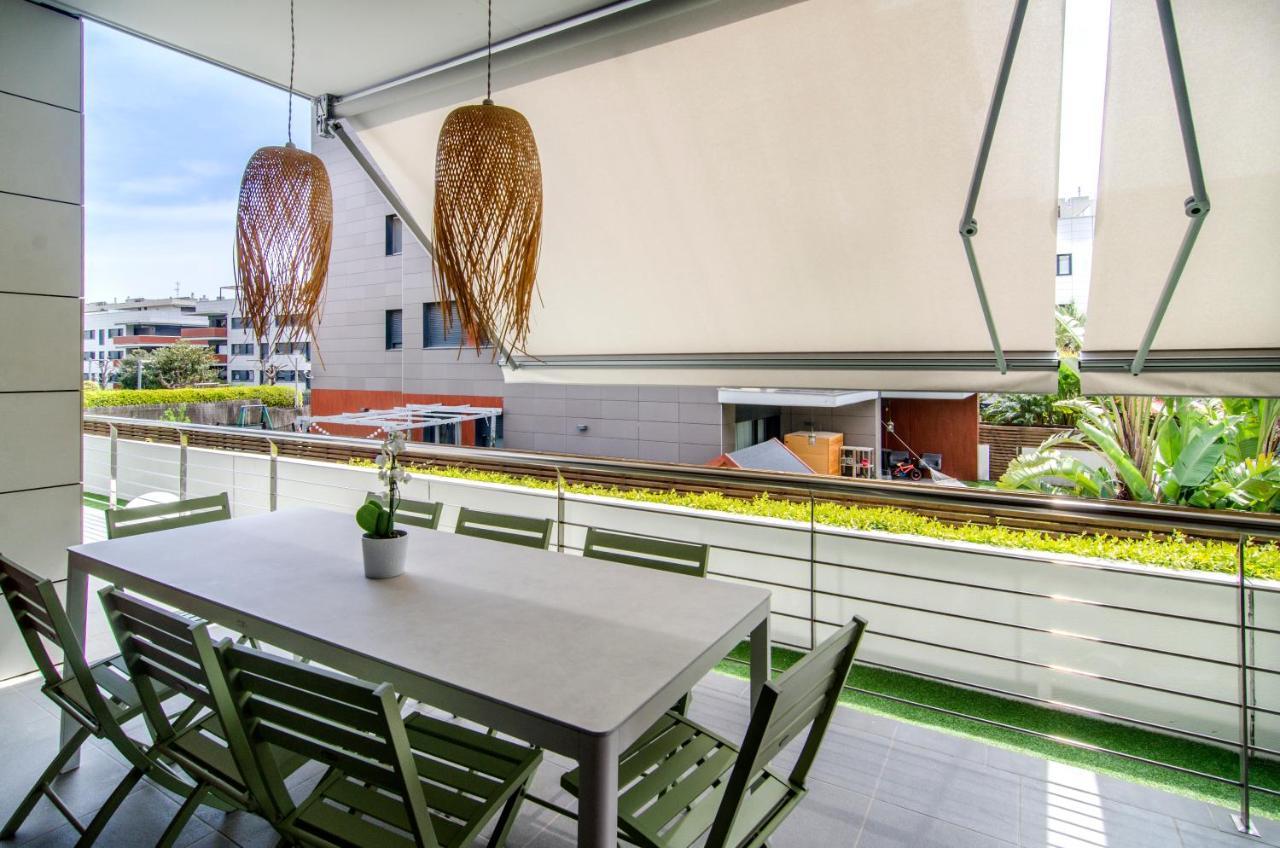 Apartment Spaces Garden Paradise 3 Bedroom, 3 Bathroom, Huge Private Garden-terrace, Pool- Sleeps Up To 8 Sitges