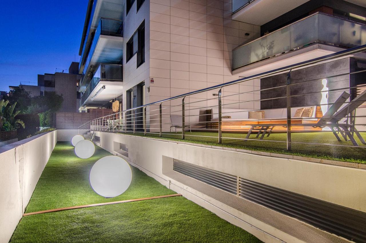 Apartment Spaces Garden Paradise 3 Bedroom, 3 Bathroom, Huge Private Garden-terrace, Pool- Sleeps Up To 8