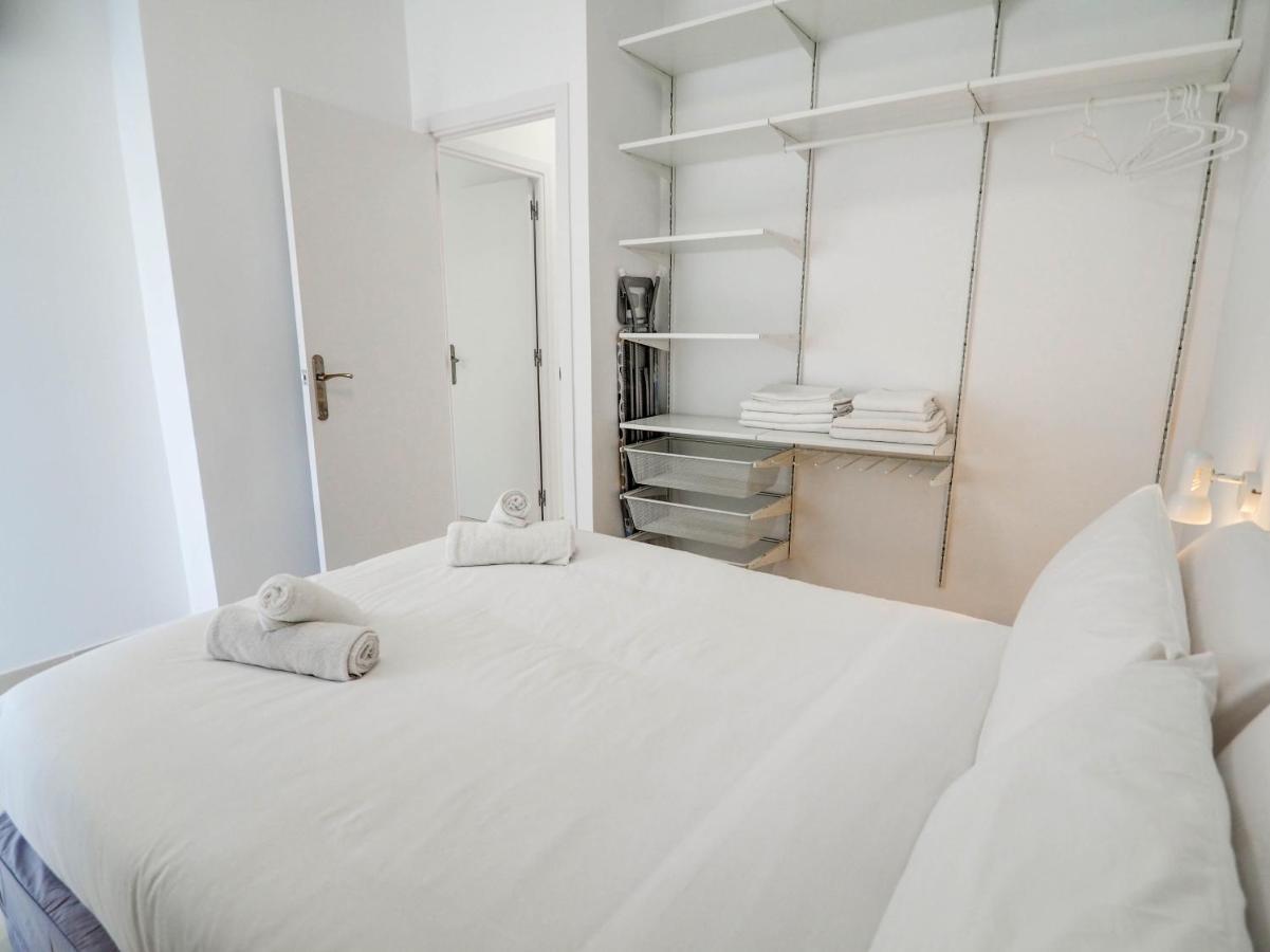 Apartamento With Pool Near By Hello Homes