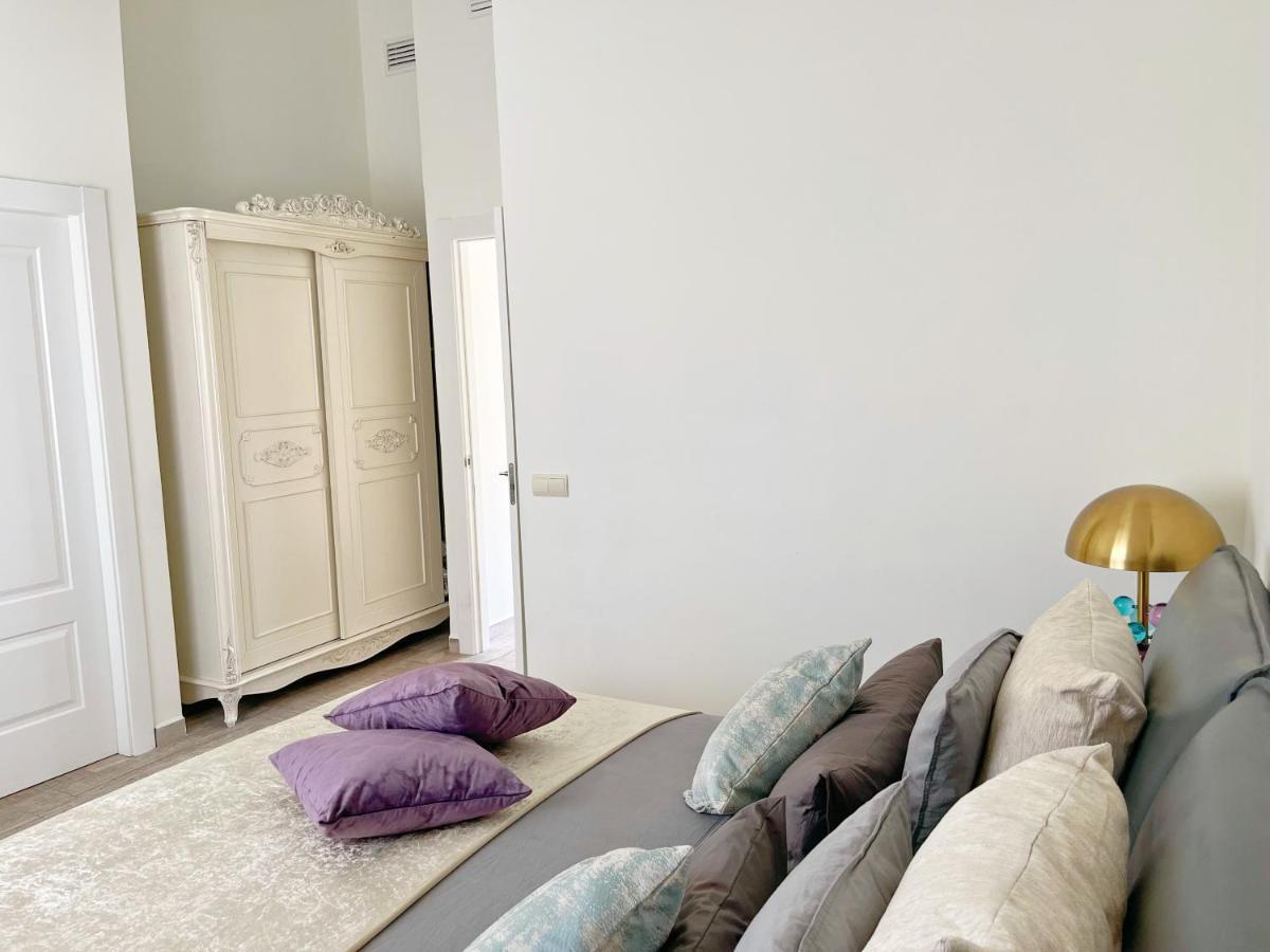Ferienhaus Cheerful Townhouse Center 5 Bedrooms Pool And Terrace