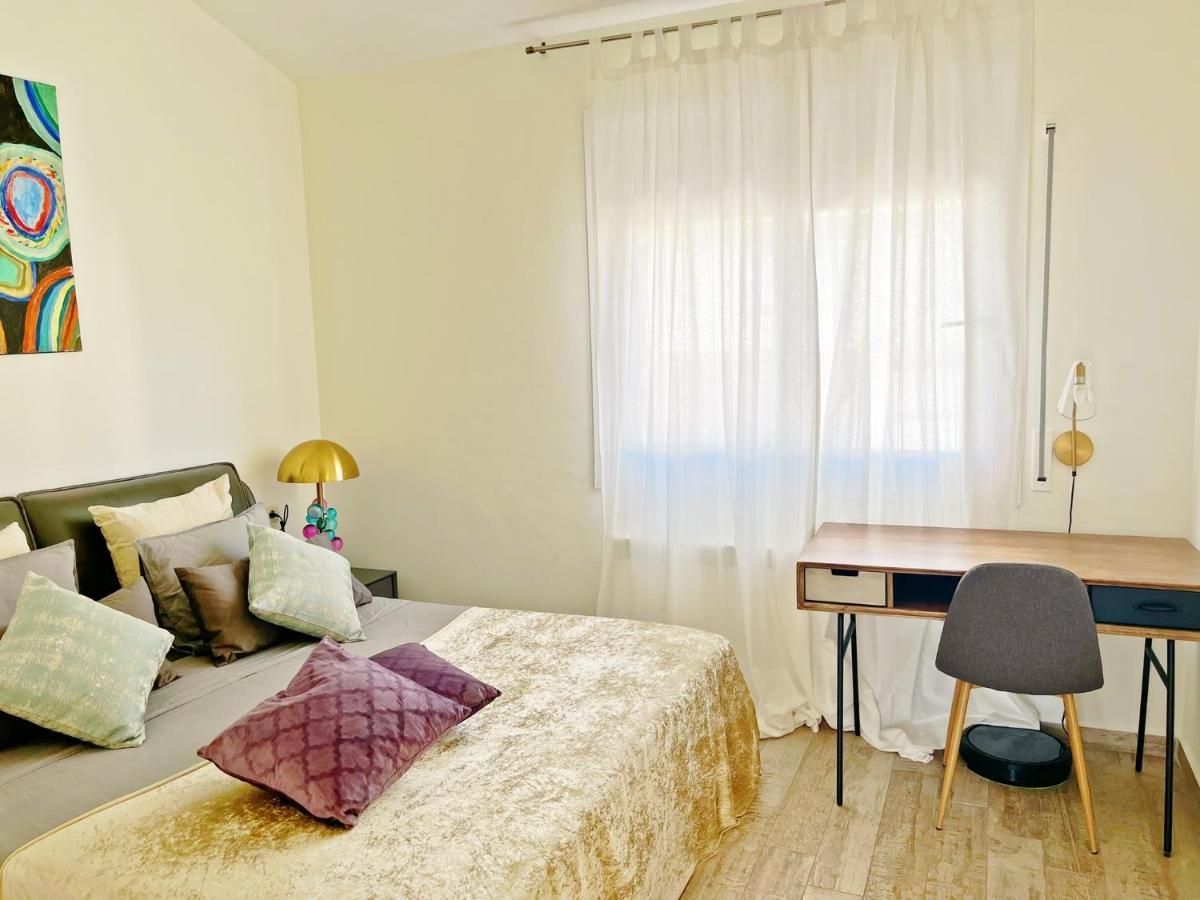 Cheerful Townhouse Center 5 Bedrooms Pool And Terrace