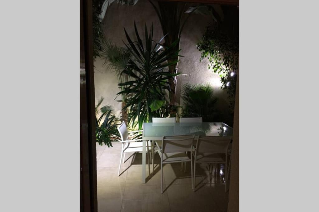 Vive La Playa Y La Noche De Aqui * Sitges