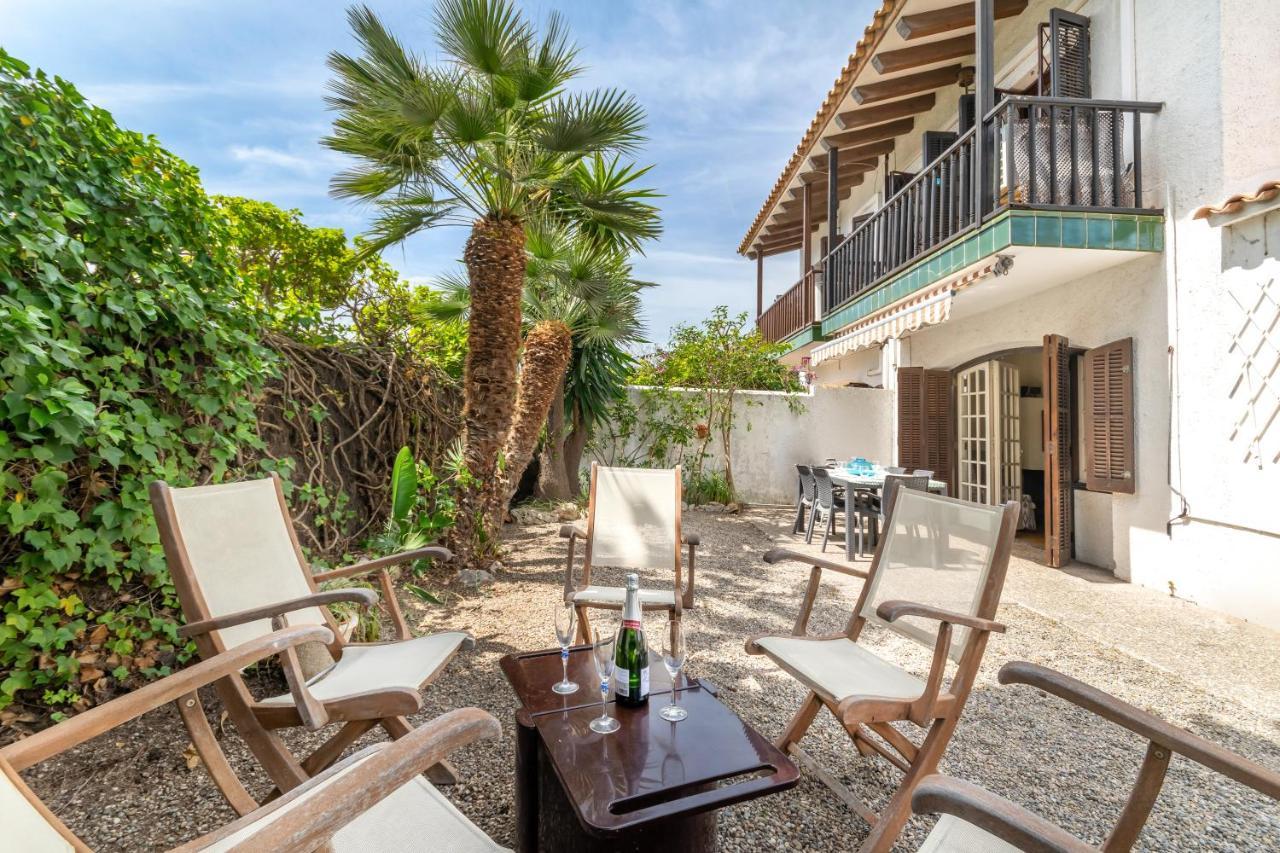 Paola: Preciosa Casa Pareada Con Piscina Sitges
