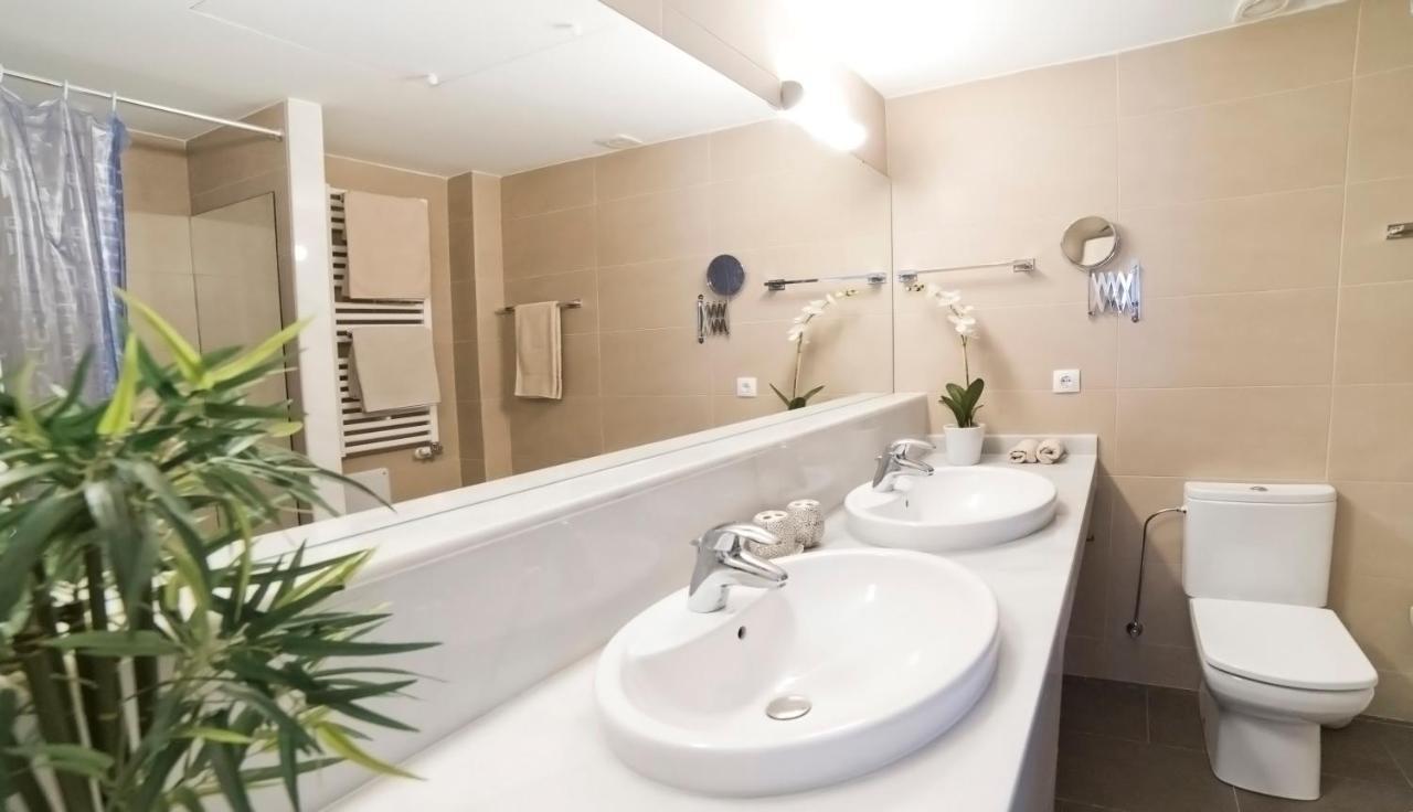 Tranquil Duplex In Sitges, Barcelona,sea Views, Parking, Terrace *