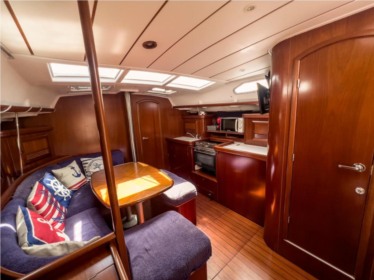 Hotel en barco Barco En *