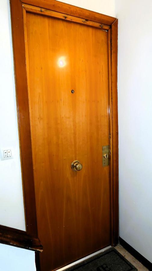 Entire , 2 Bedrooms Newly Remodeled Center Barcelona Apartment *