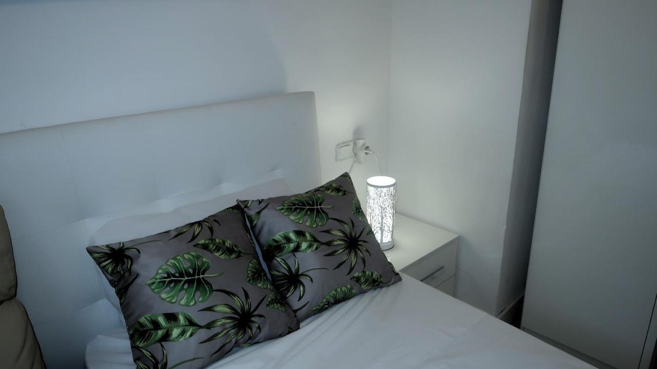 Entire , 2 Bedrooms Newly Remodeled Center Barcelona Sitges