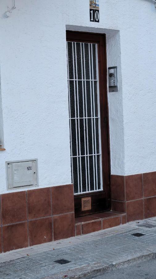 Apartment Entire , 2 Bedrooms Newly Remodeled Center Barcelona *