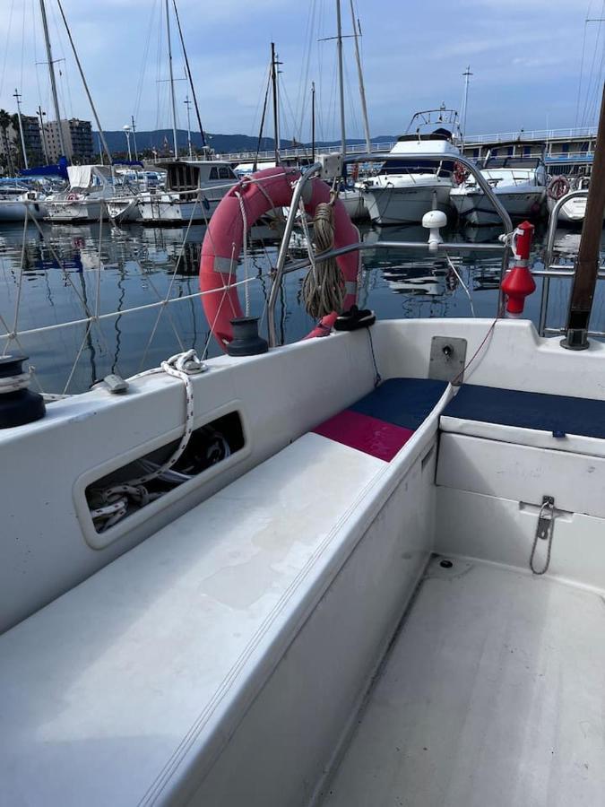 Botel Dejate Acunar Por Nuesto Velero