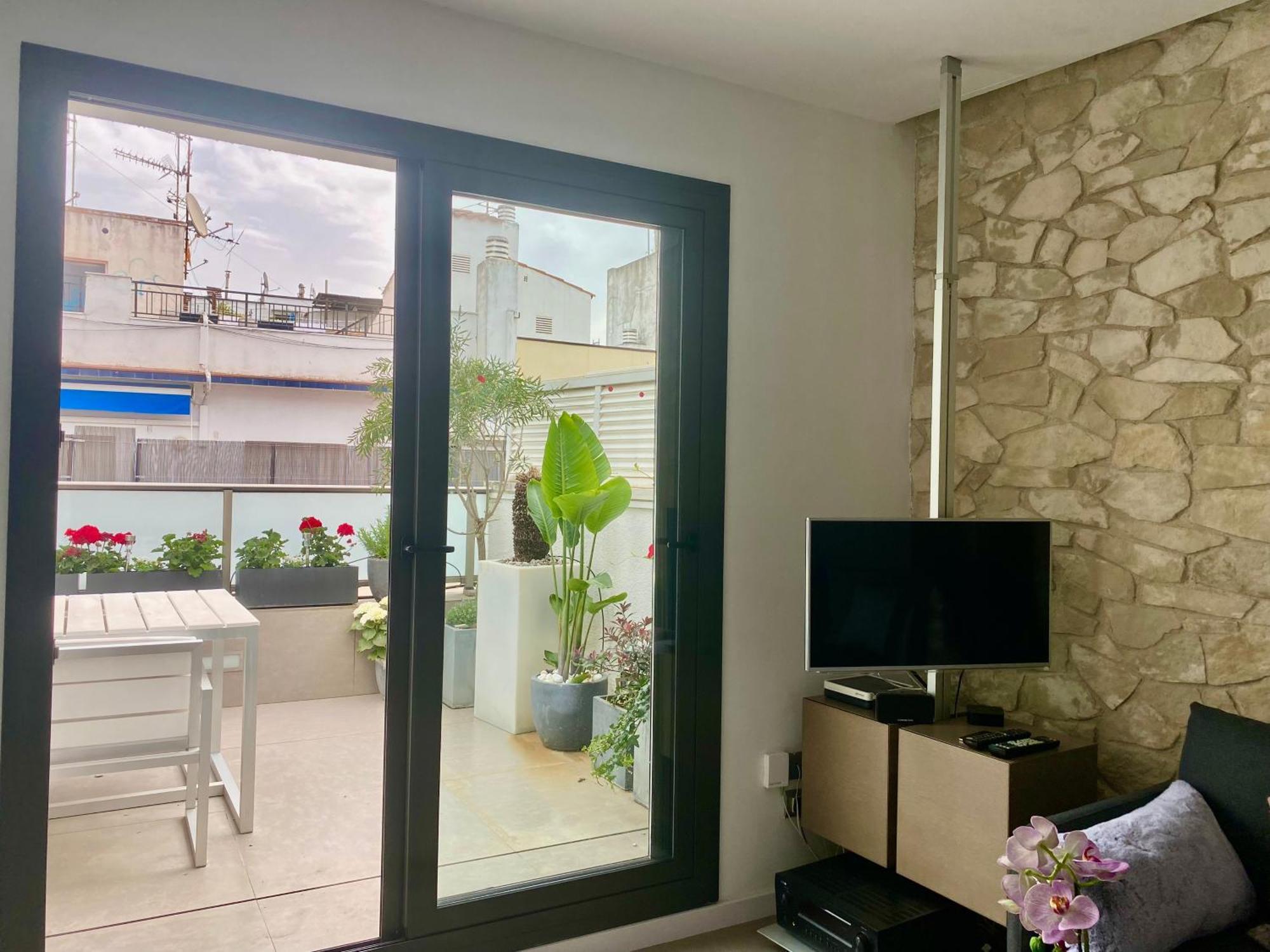 Chic By Hello Homes *