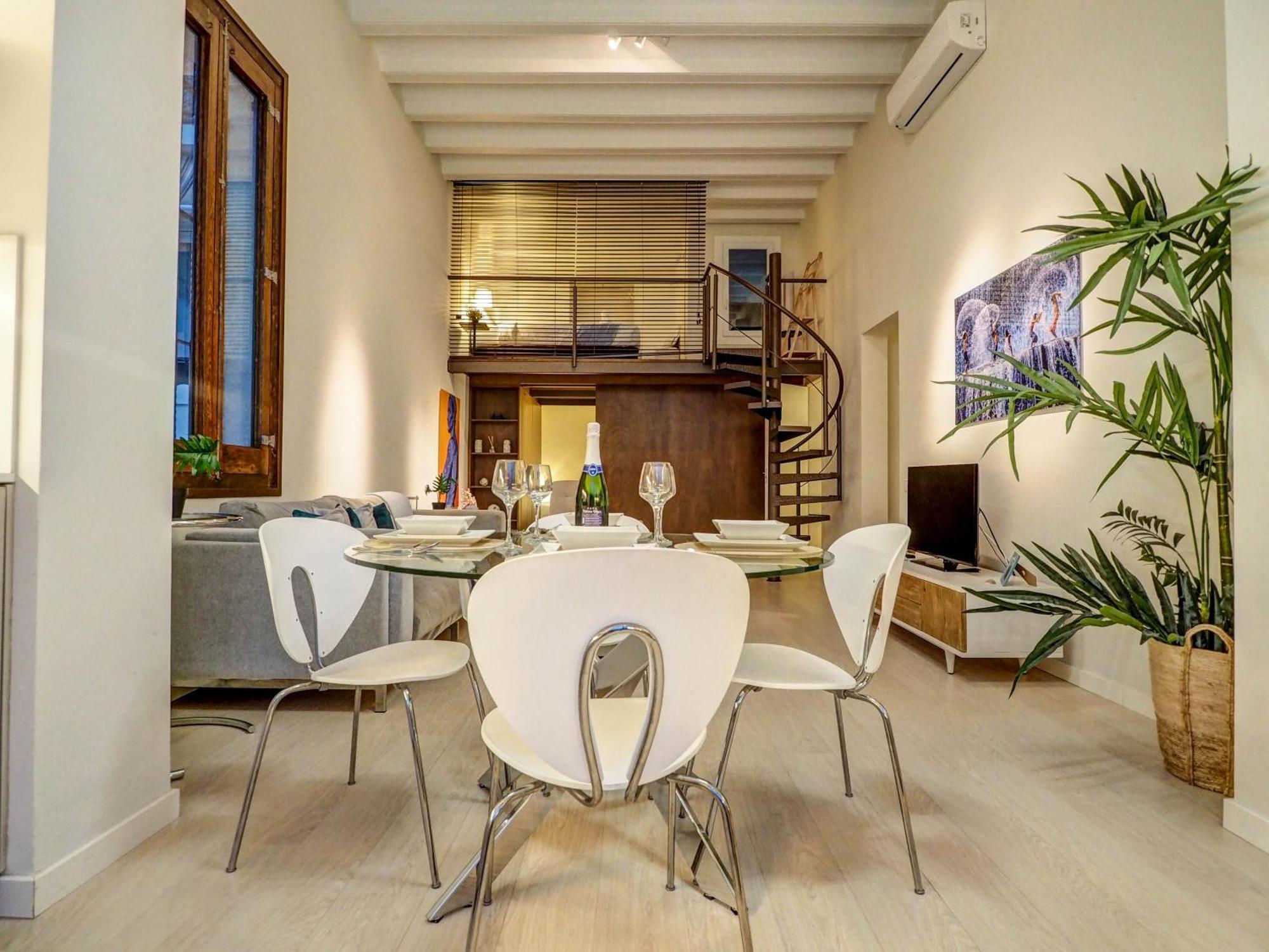 En Vogue By Hello Homes Apartment