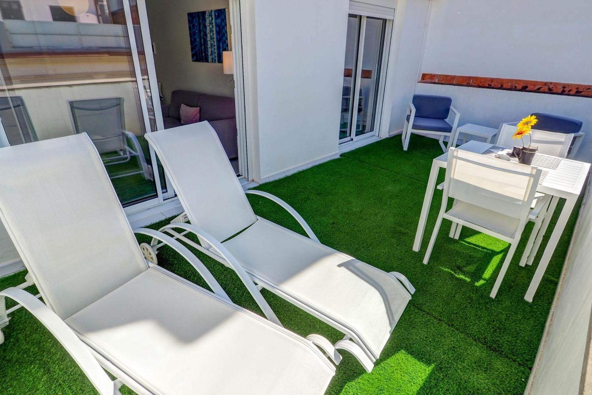 Apartment White Penthouse By Hello Homes *