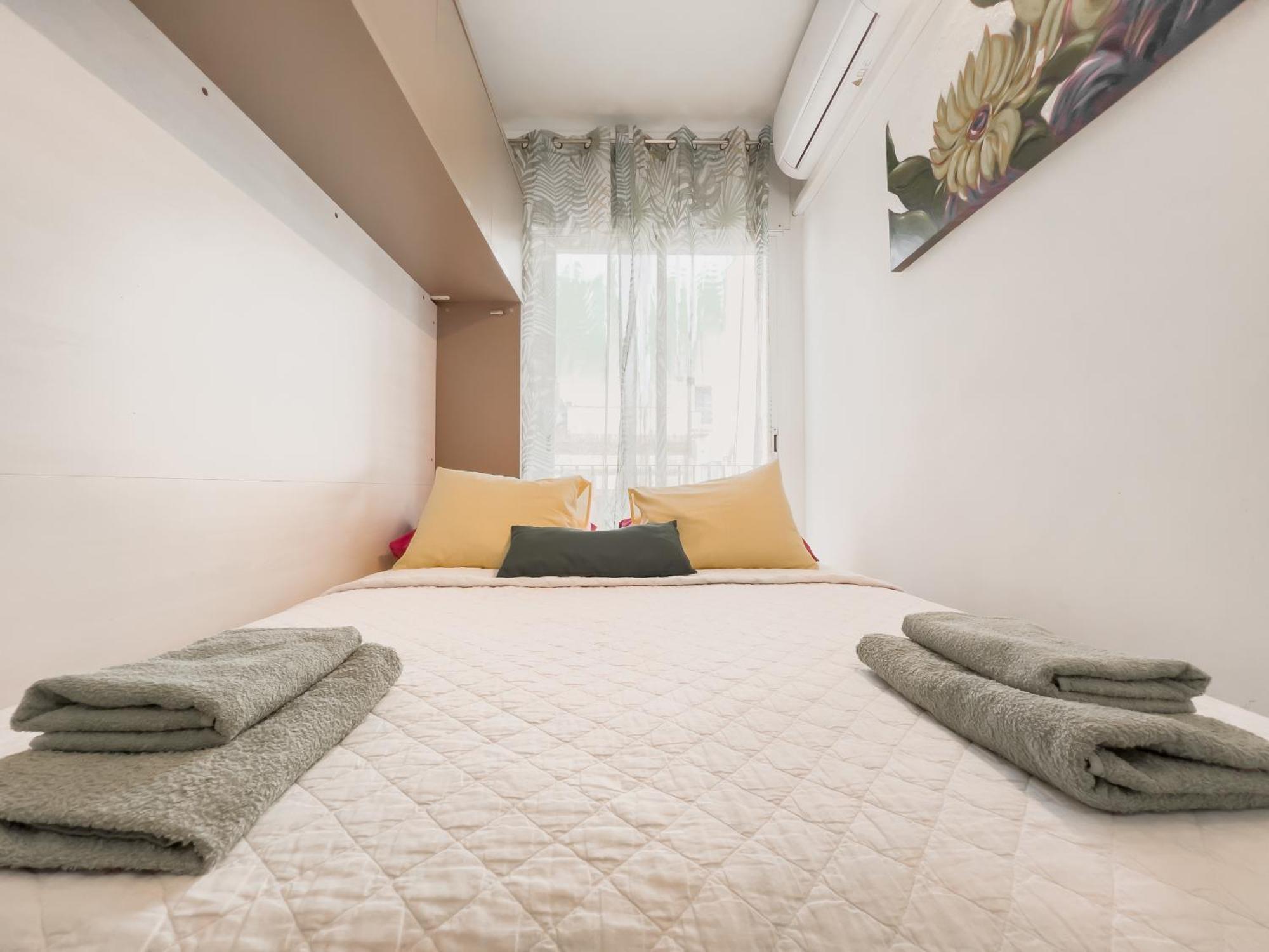 Amazing 2 Bedroom With Big Sun Terrace Centre Apartment *