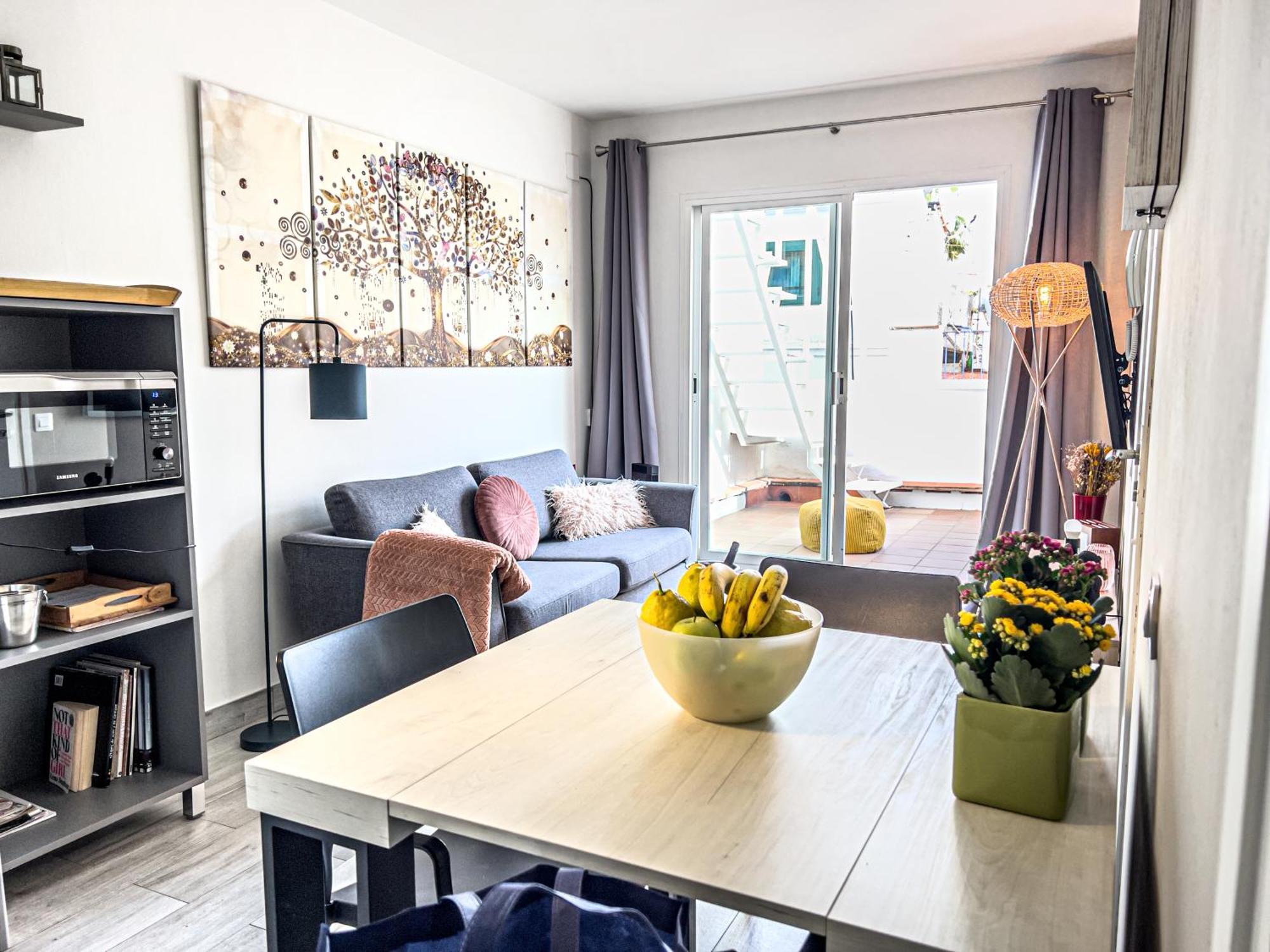 Amazing 2 Bedroom With Big Sun Terrace Centre Apartment *