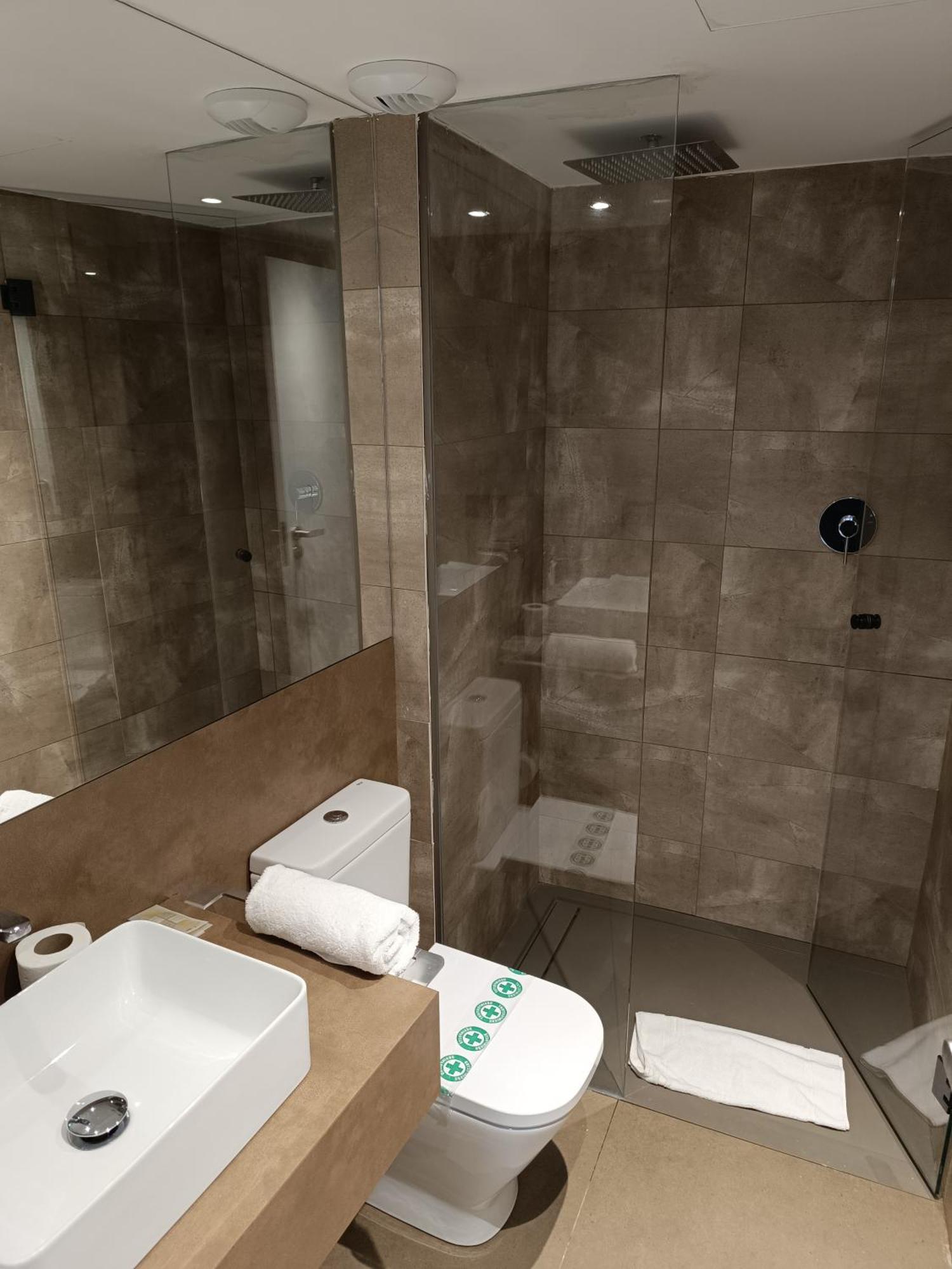 Privatunterkunft Chill Bar&rooms