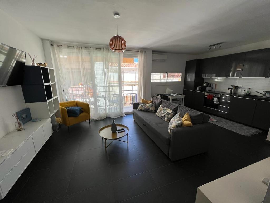 Apartamento Sunny Flat In 30 Seconds To Beach, Balcony & Sea Views! *