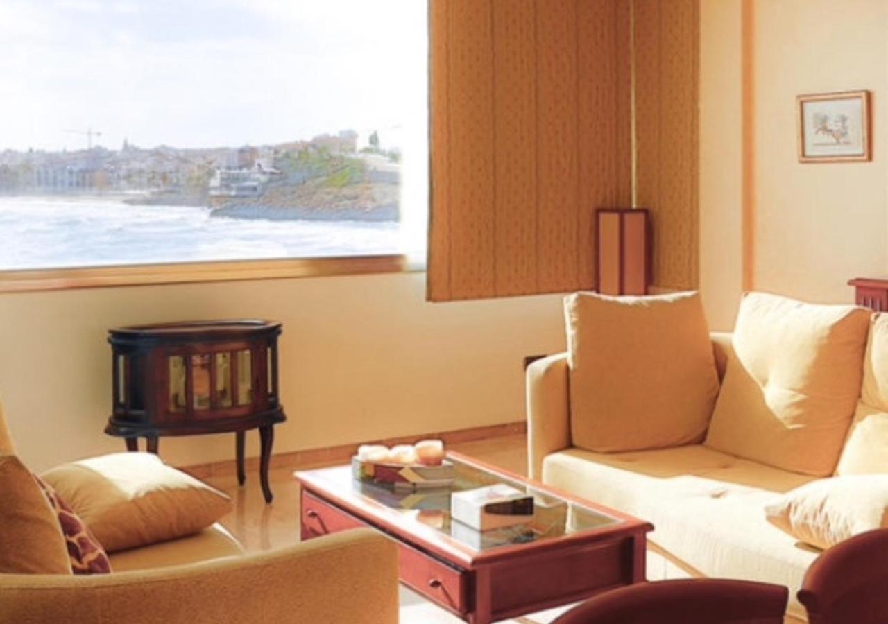 Port Hotel