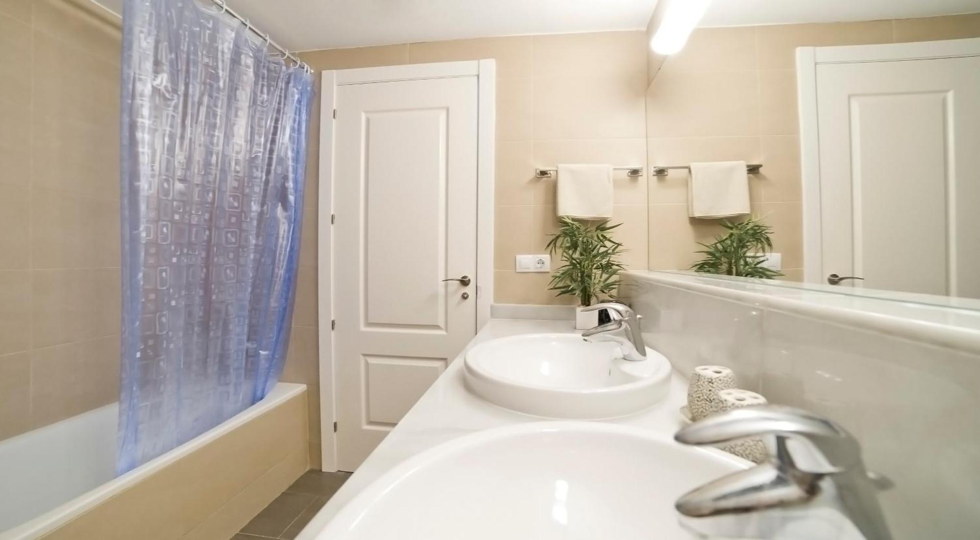 Tranquil Duplex In Sitges, Barcelona,sea Views, Parking, Terrace