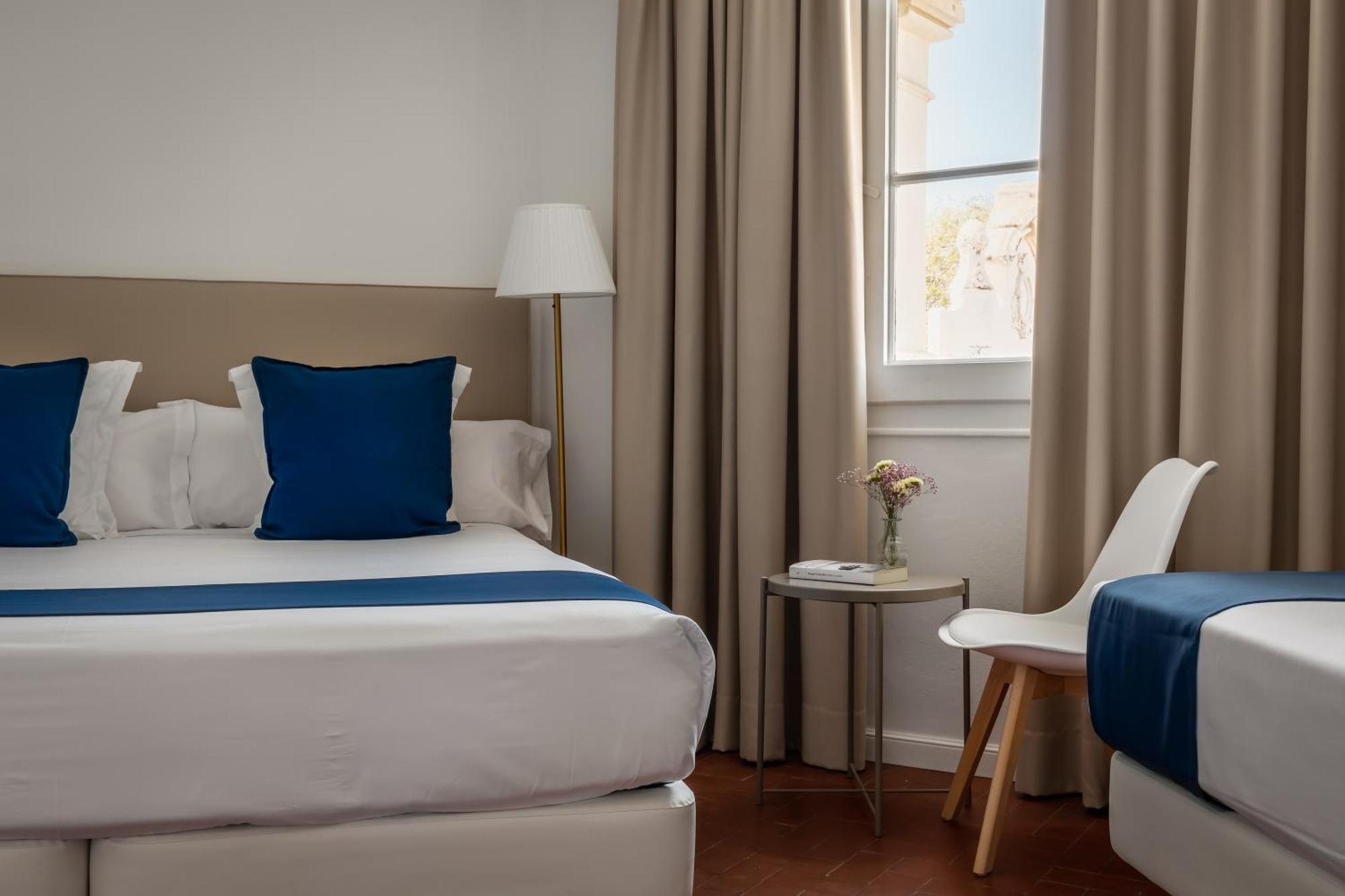 Medium Romantic Hotel