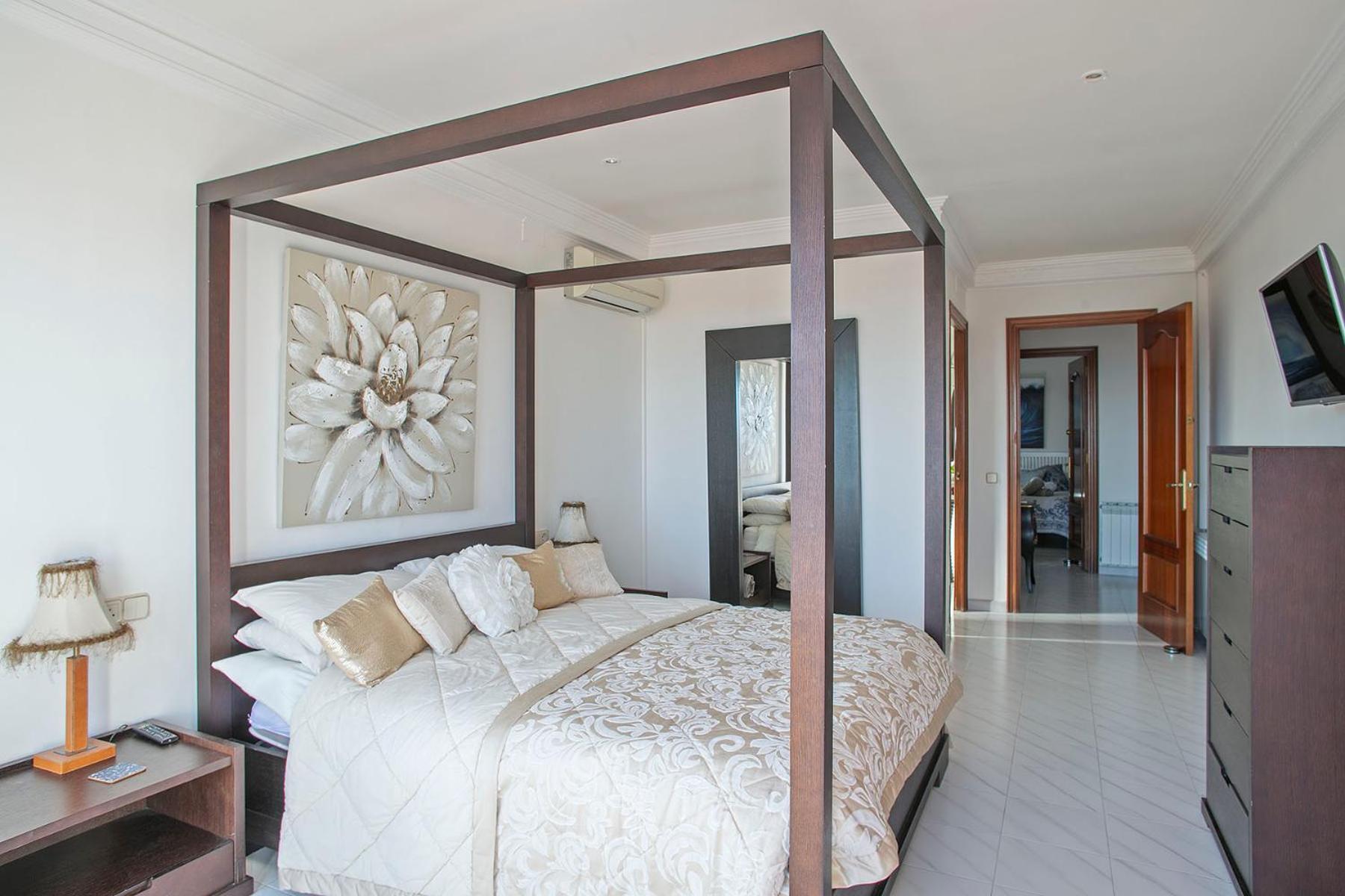 House With Amazing Views , Overlooking The Festival Town Of * Sitges