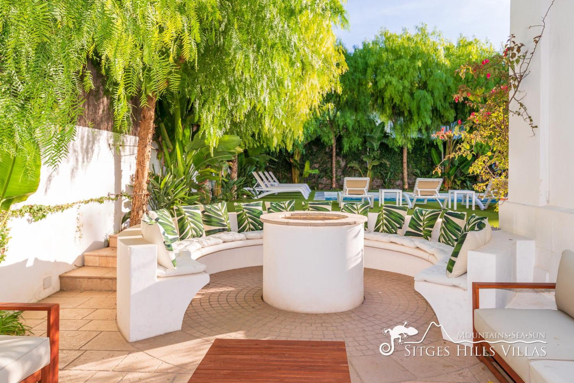 Villa De Leones In Heart Of By And Town With A/c And Games *