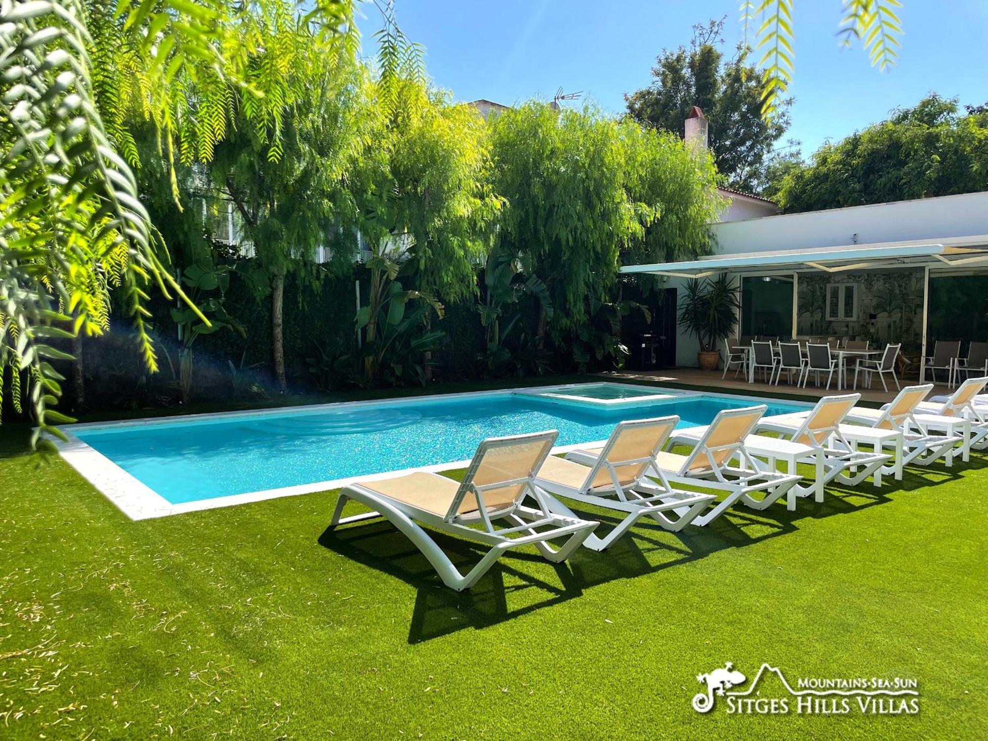 Villa De Leones In Heart Of By And Town With A/c And Games