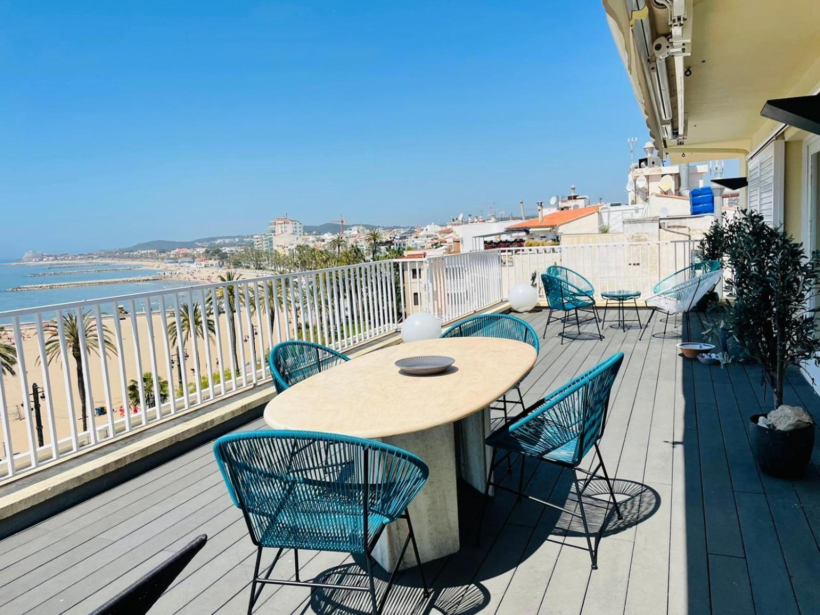 Apartamento Atico Con Fantasticas Vistas Al Mar Y La Iglesia *