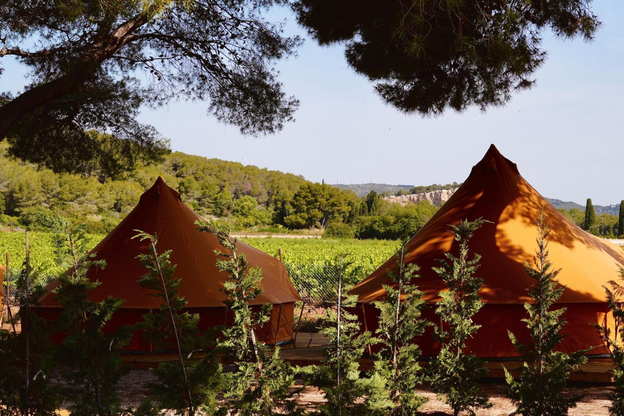 Holacamp Garrofer 2*