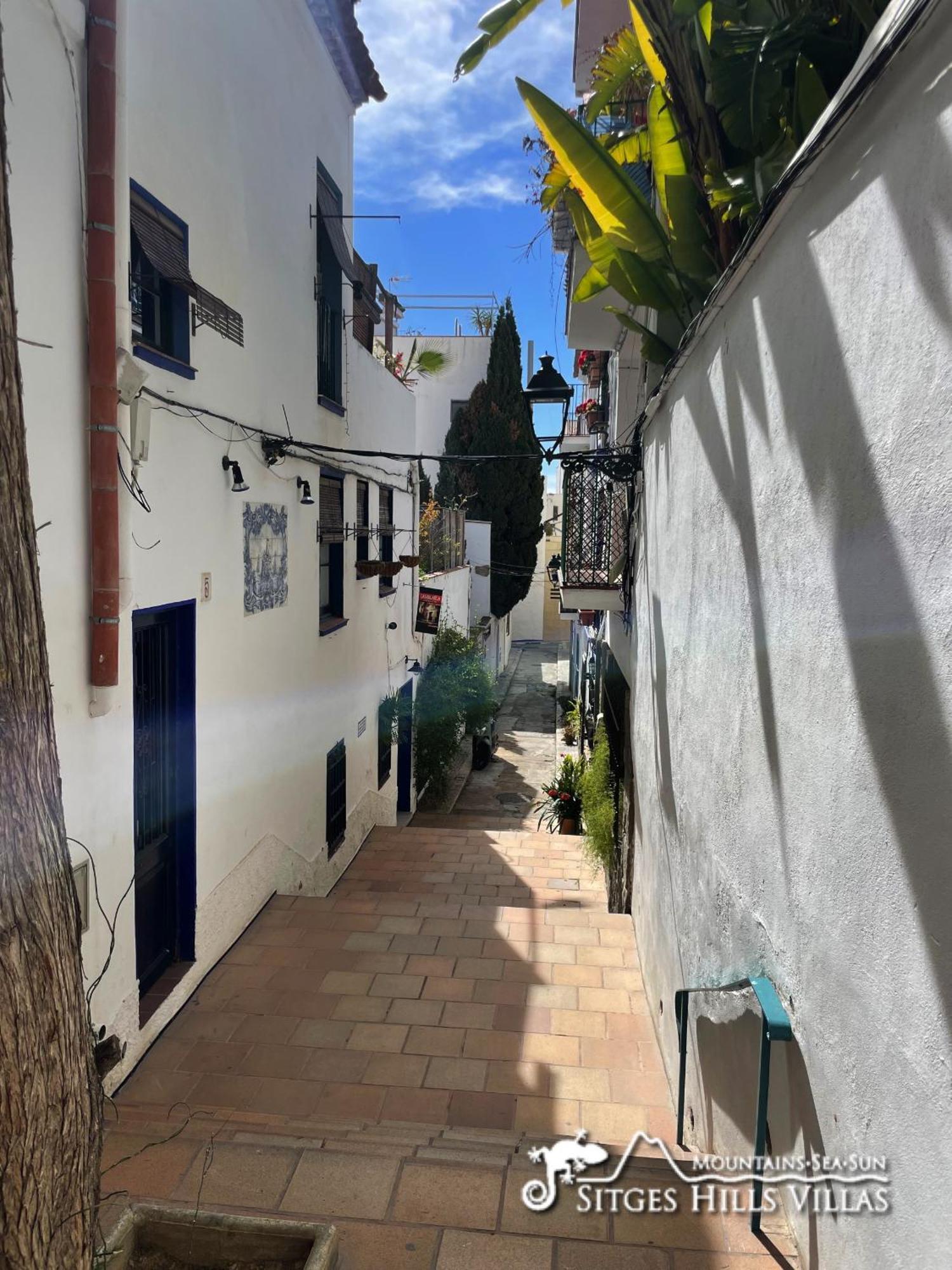 Charming Casa In Centre & Minutes To Holiday home Sitges