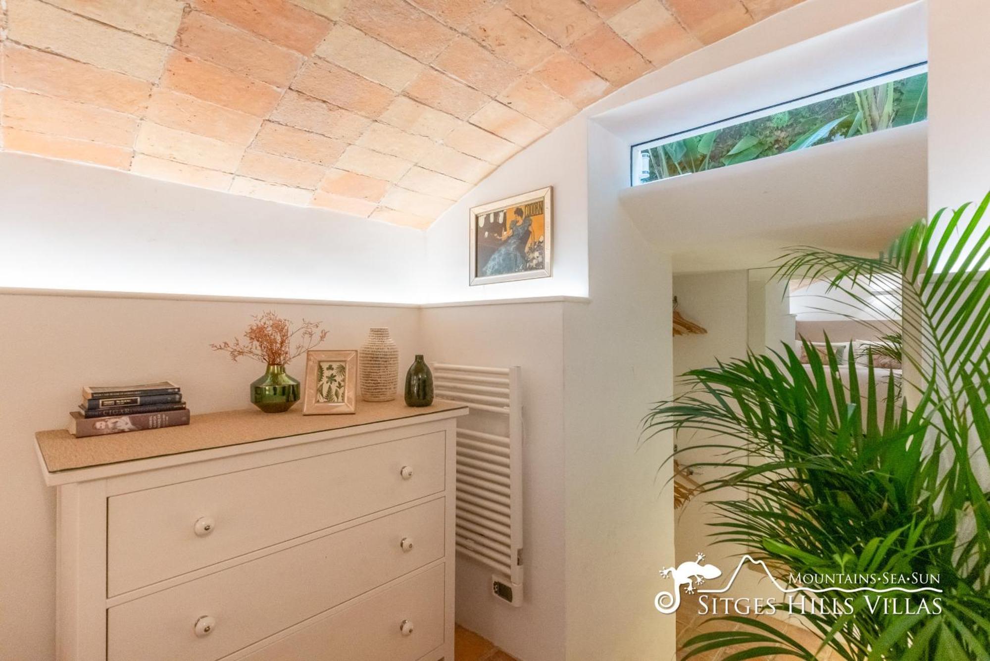 Villa De Leones In Heart Of By And Town With A/c And Games *