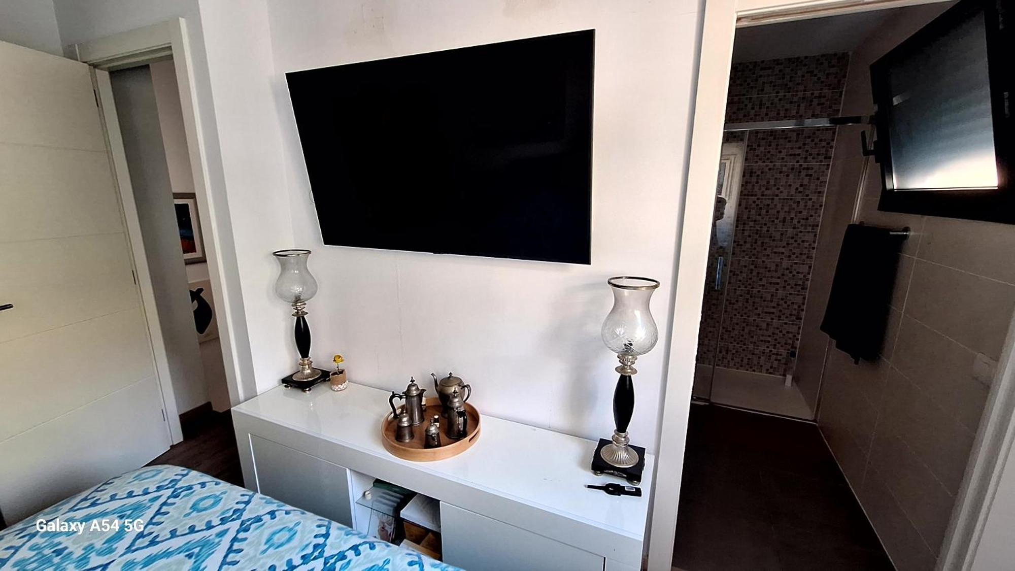 Bed & Breakfast Superior With Private Bathroom *