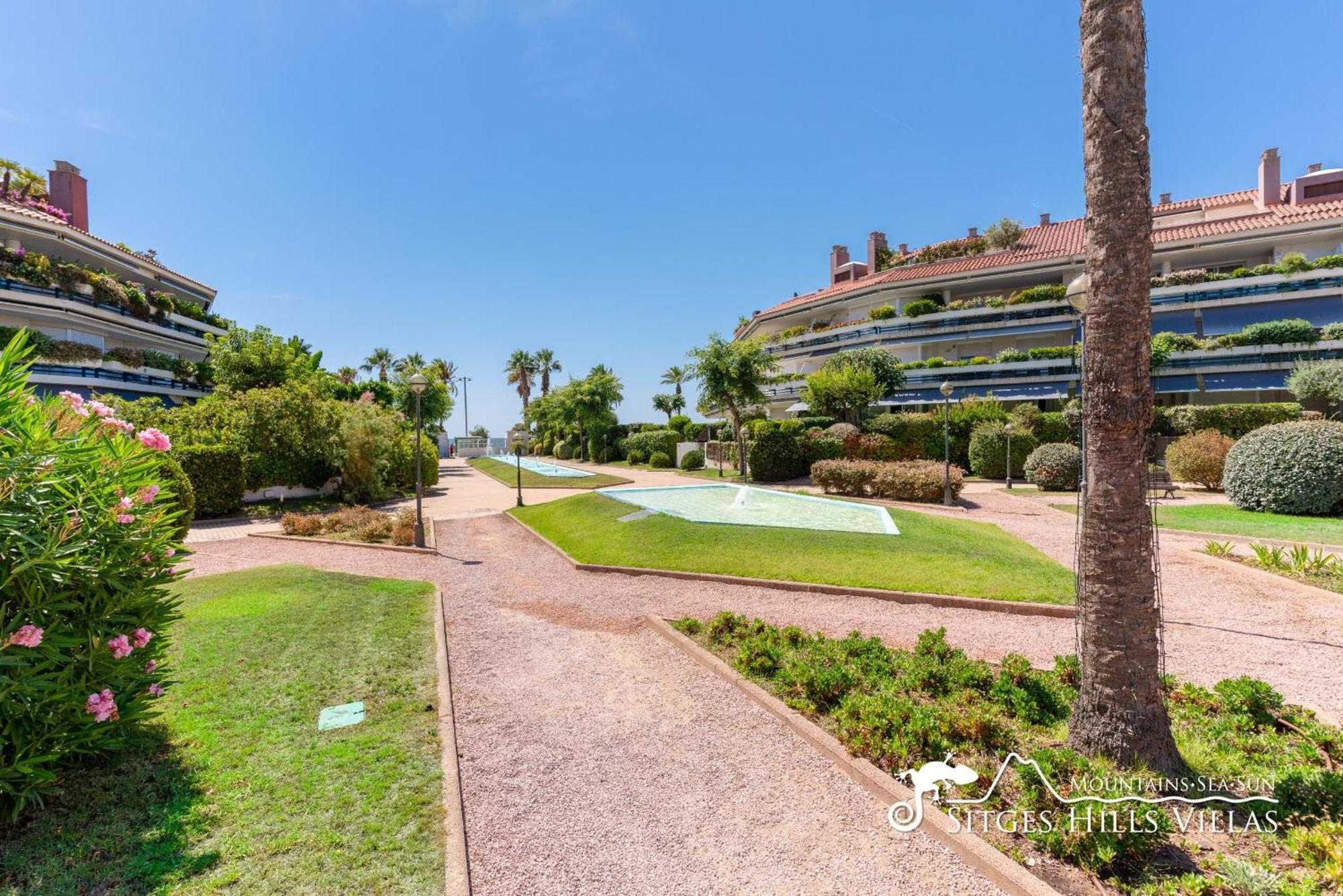 Apartment Parc Del Mar In Very Near