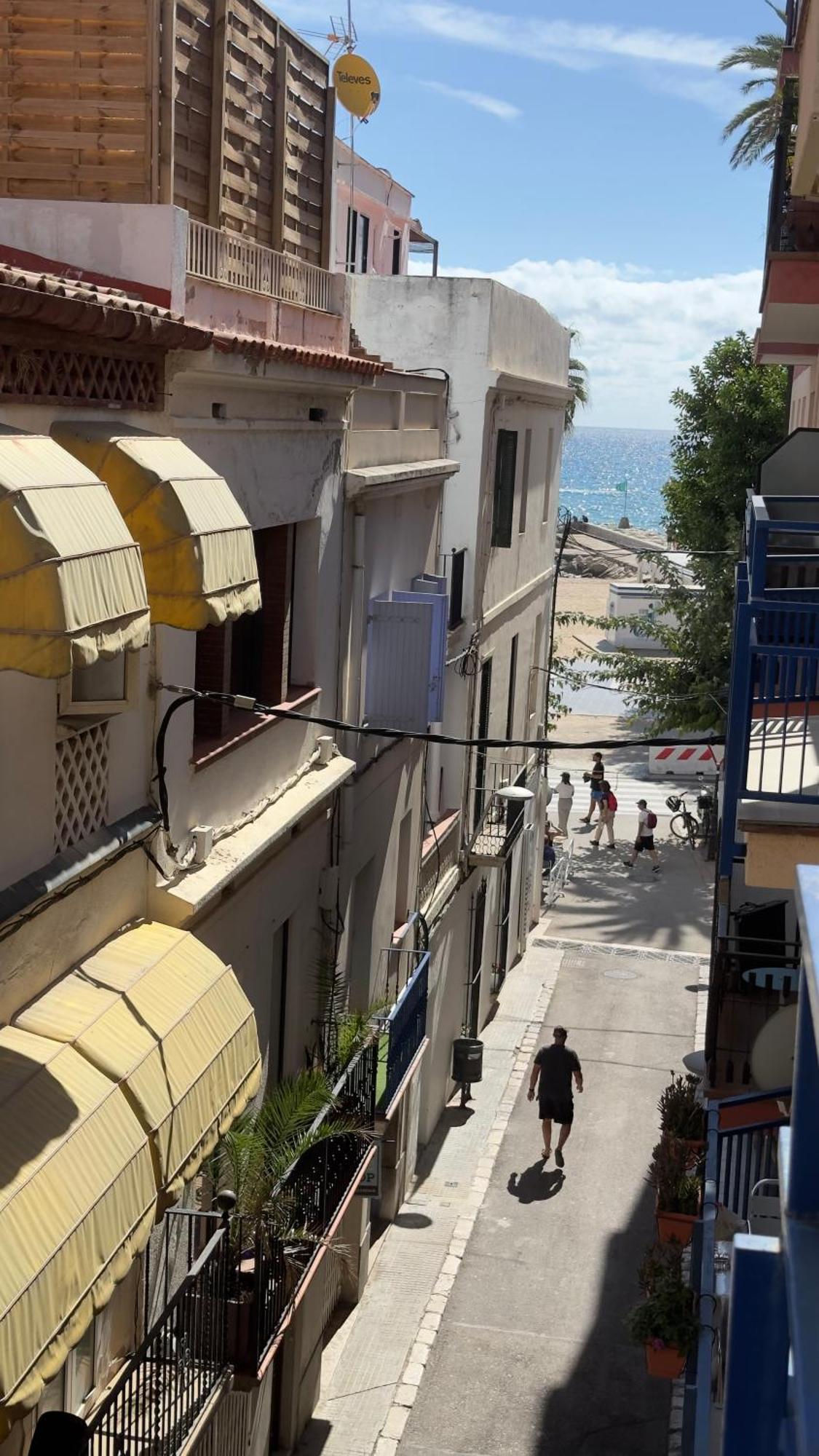 Apartamento Sunny Flat In 30 Seconds To Beach, Balcony & Sea Views! Sitges