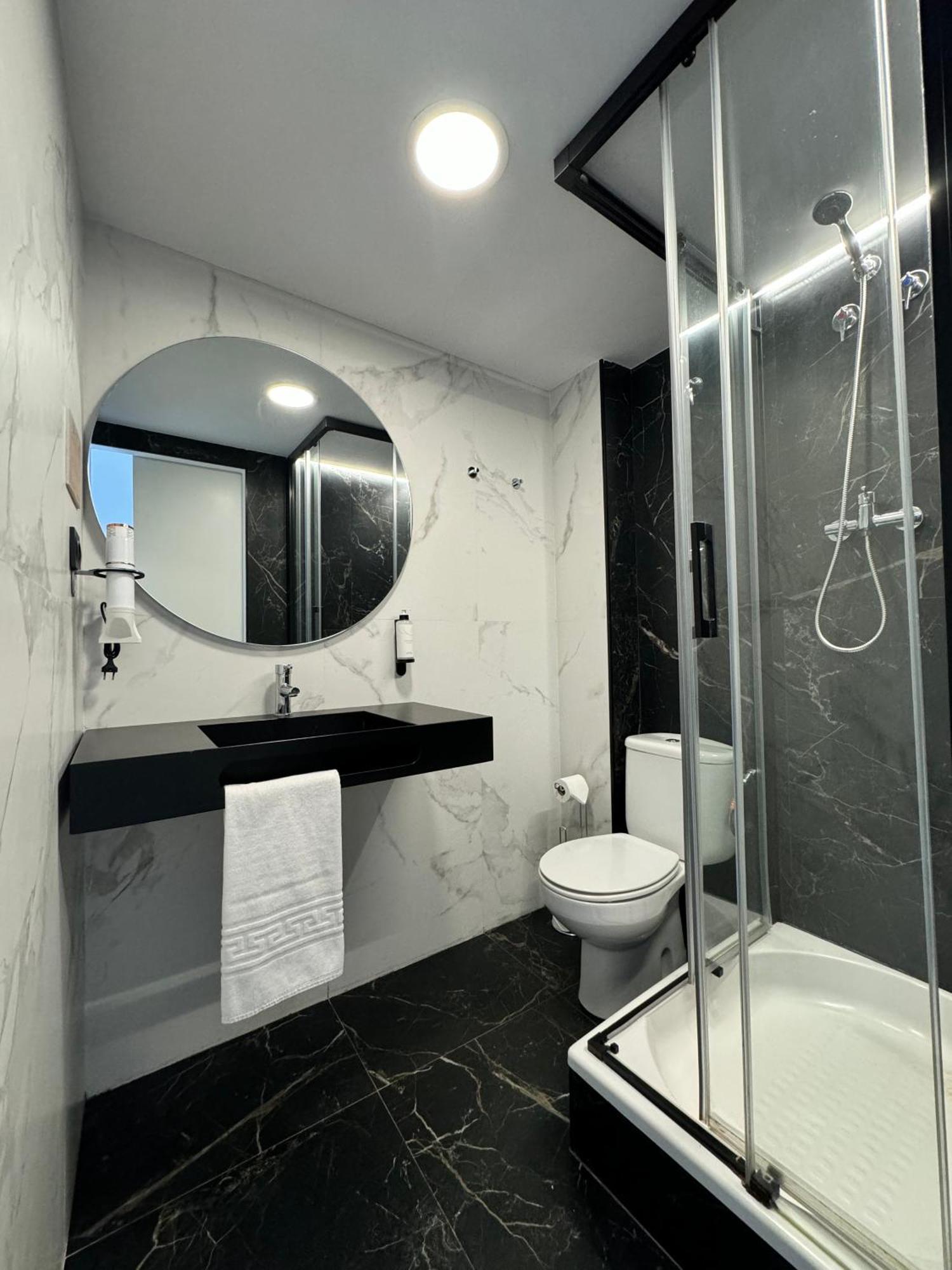 Aldara Hotel *