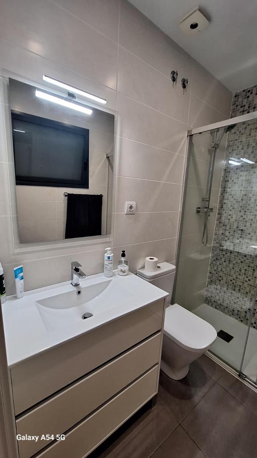 Bed & Breakfast Superior With Private Bathroom *