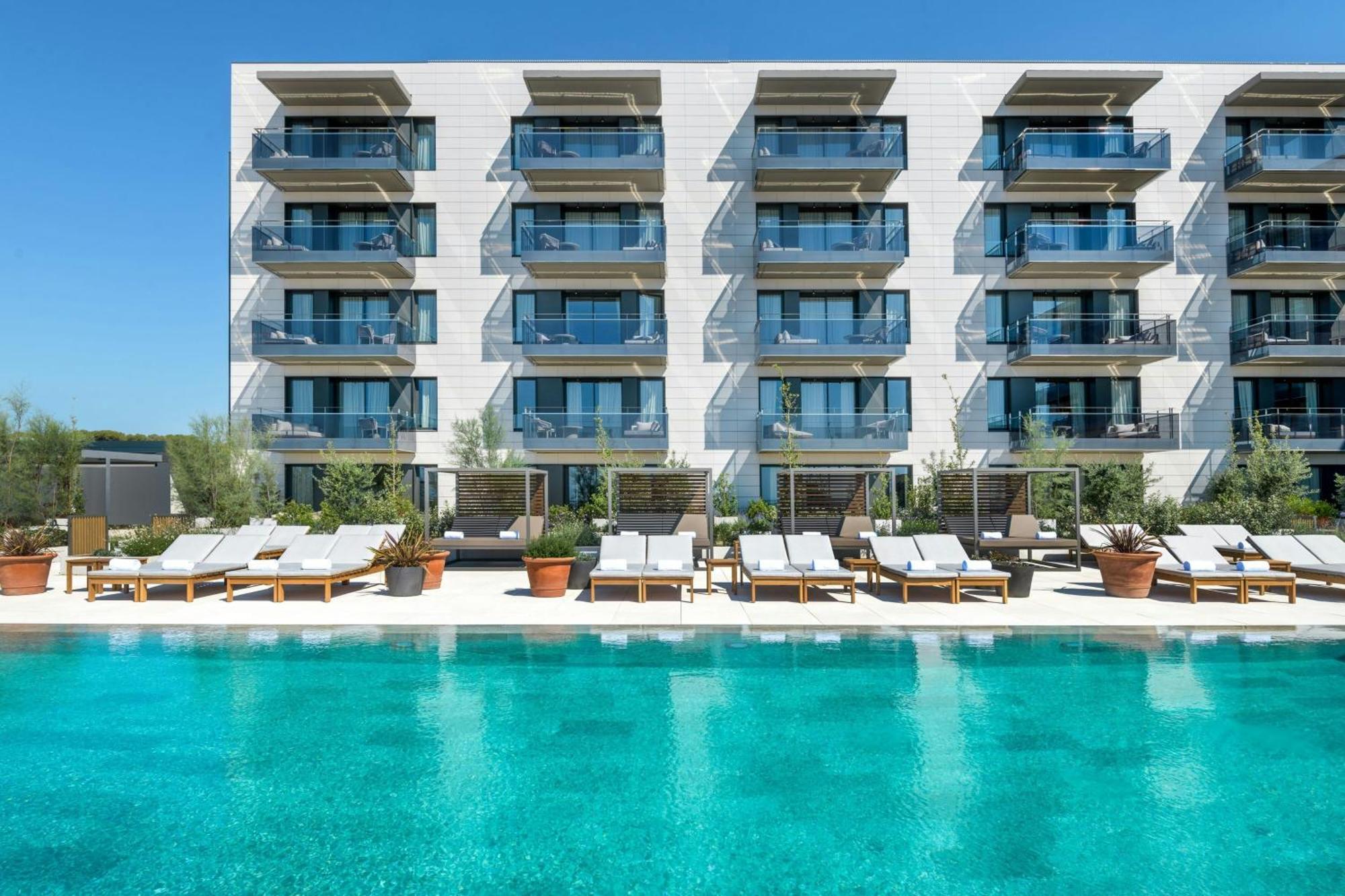 Sabatic Hotel, Autograph Collection