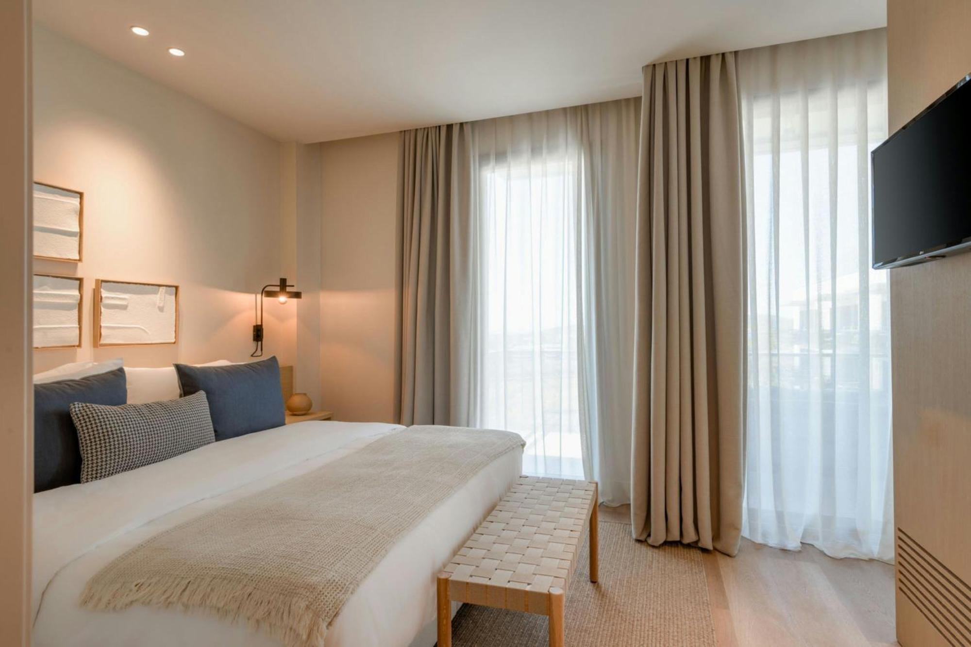 Sabatic Hotel, Autograph Collection 4*