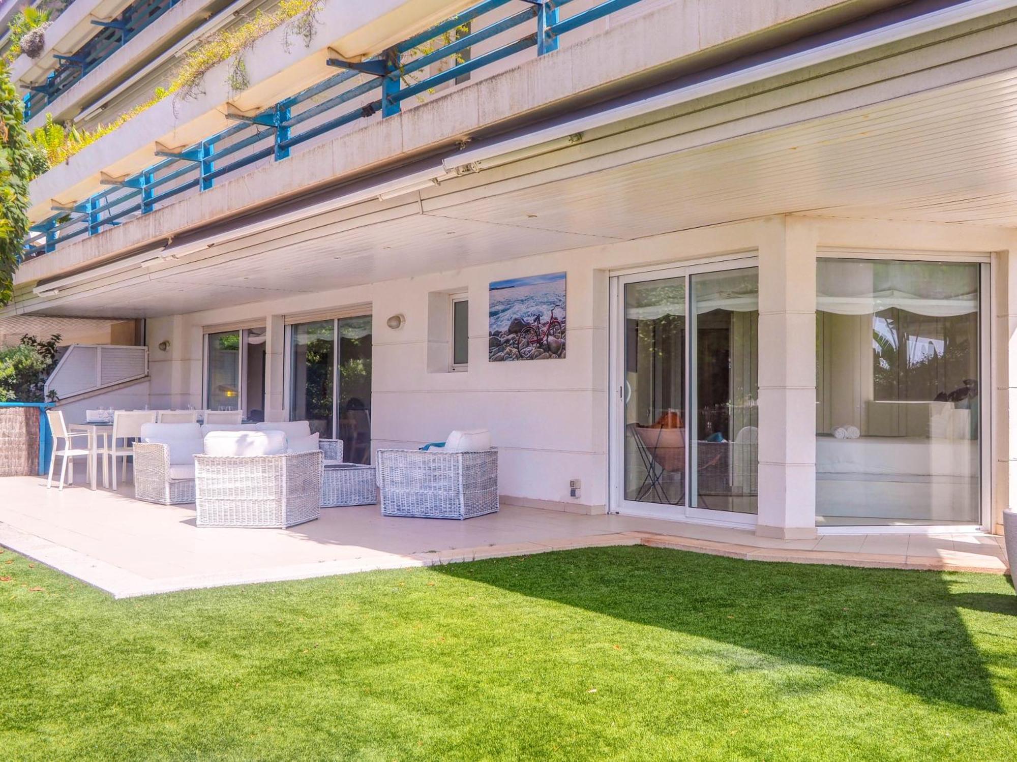 Luxury Seaview By Hello Homes Apartment *