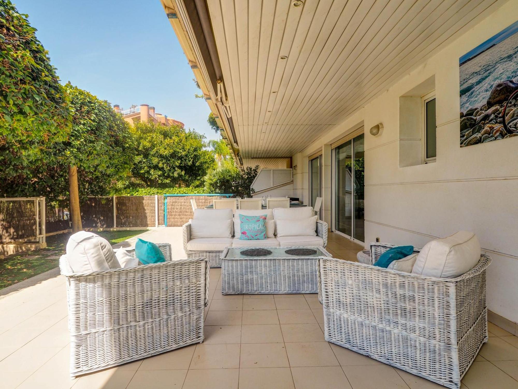 Luxury Seaview By Hello Homes *