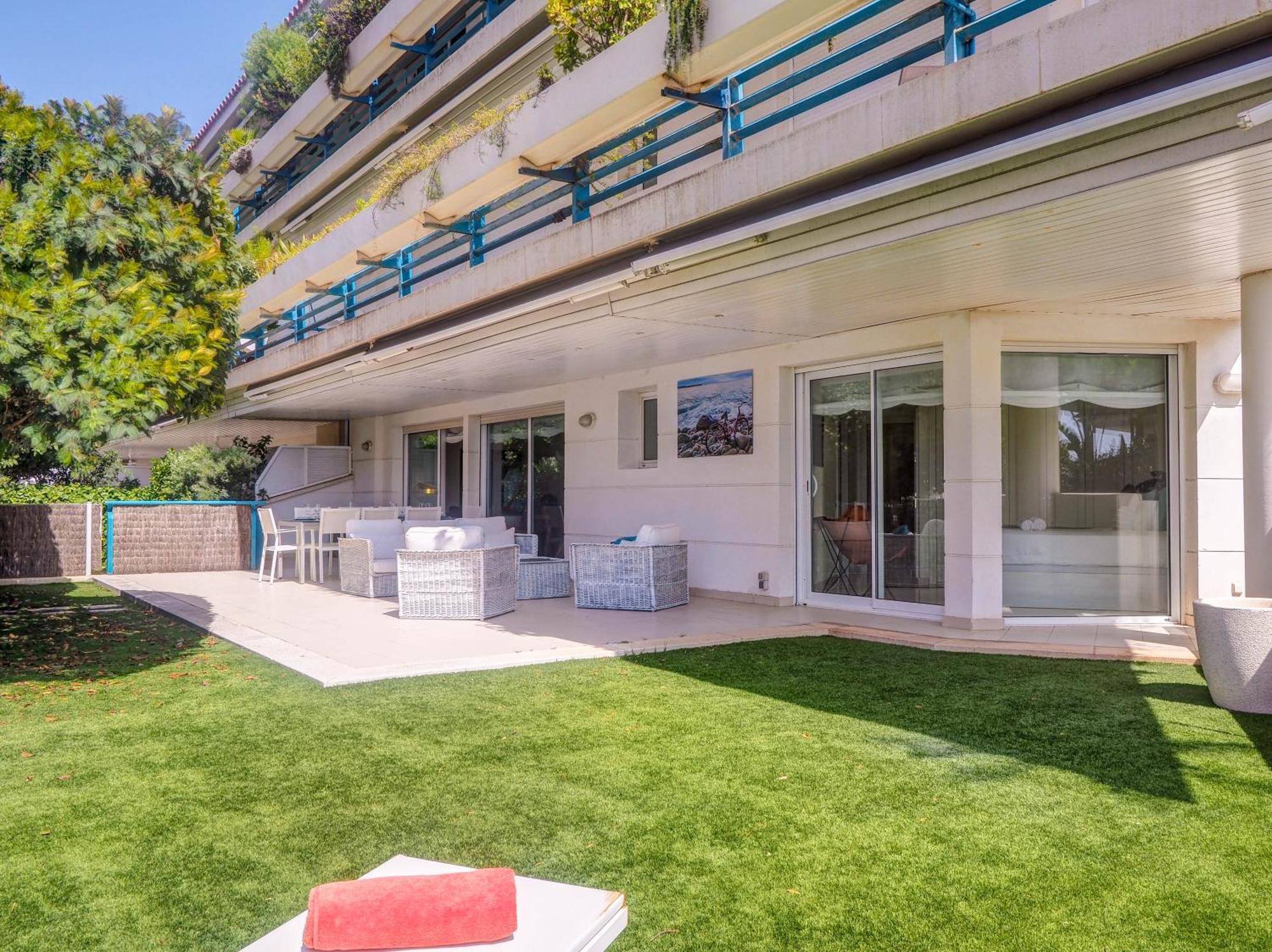 Apartment Luxury Seaview By Hello Homes *
